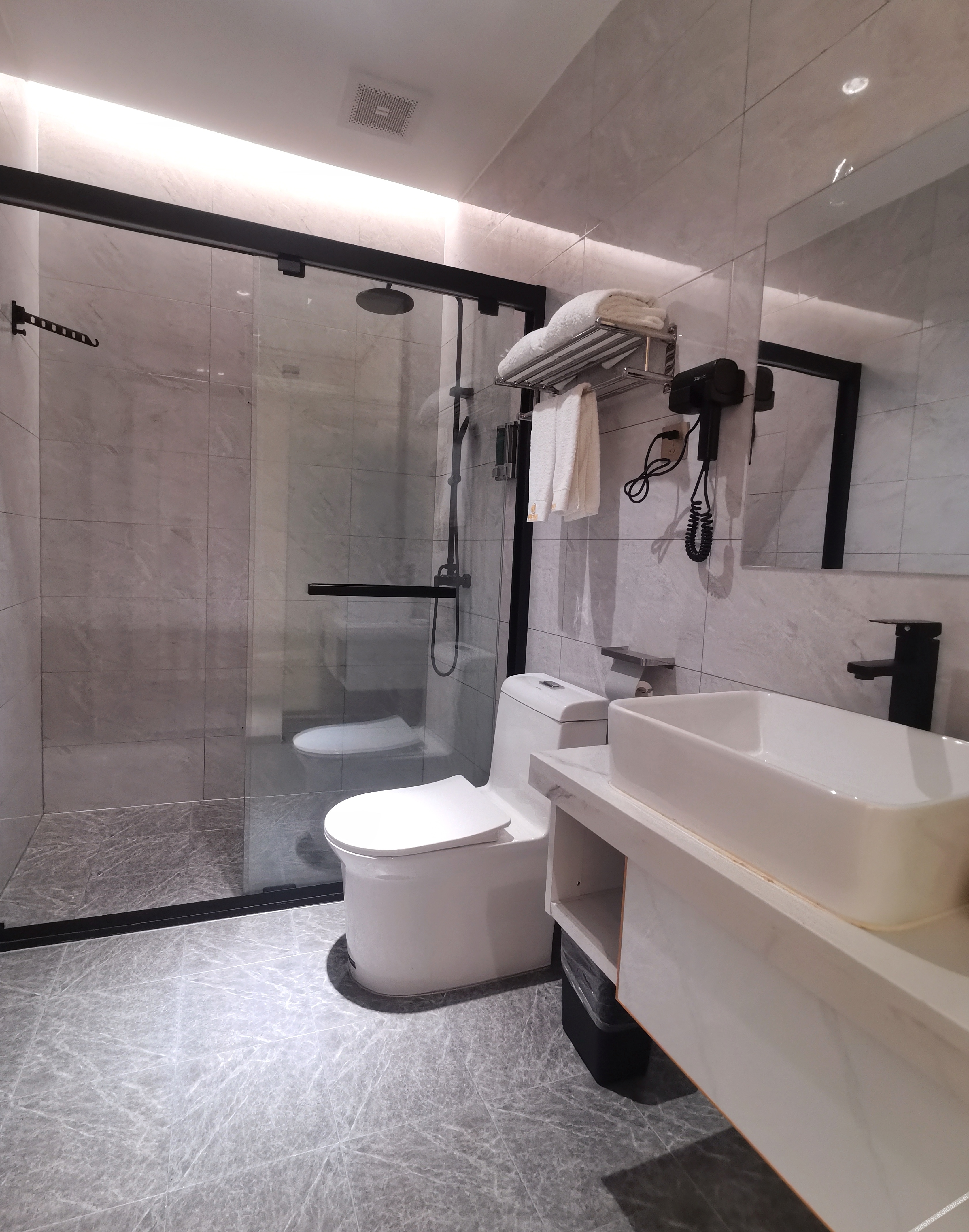 Fulin Hotel 2*