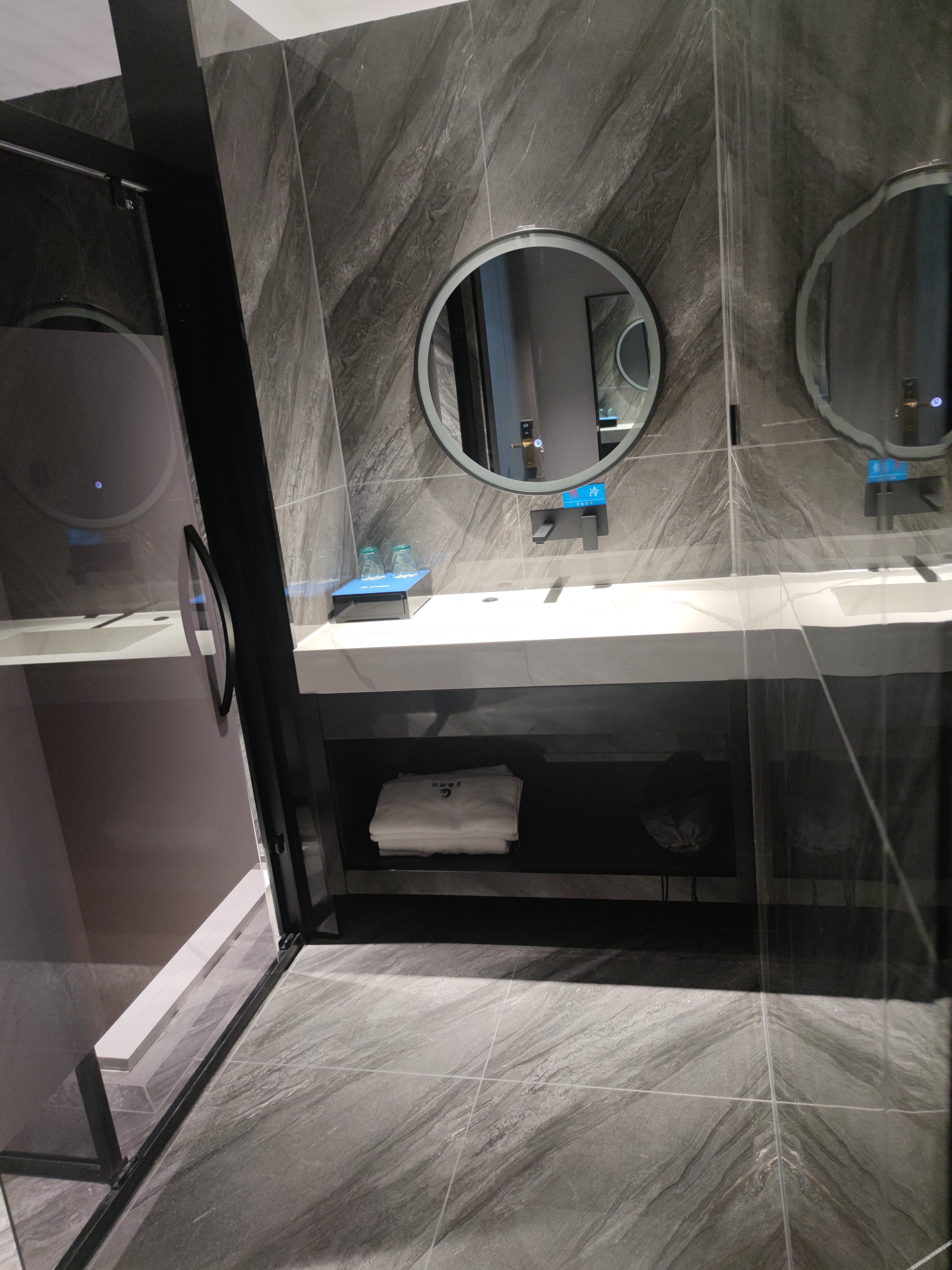 Xingman Hotel (Nanning Yudong Subway Station) 2*