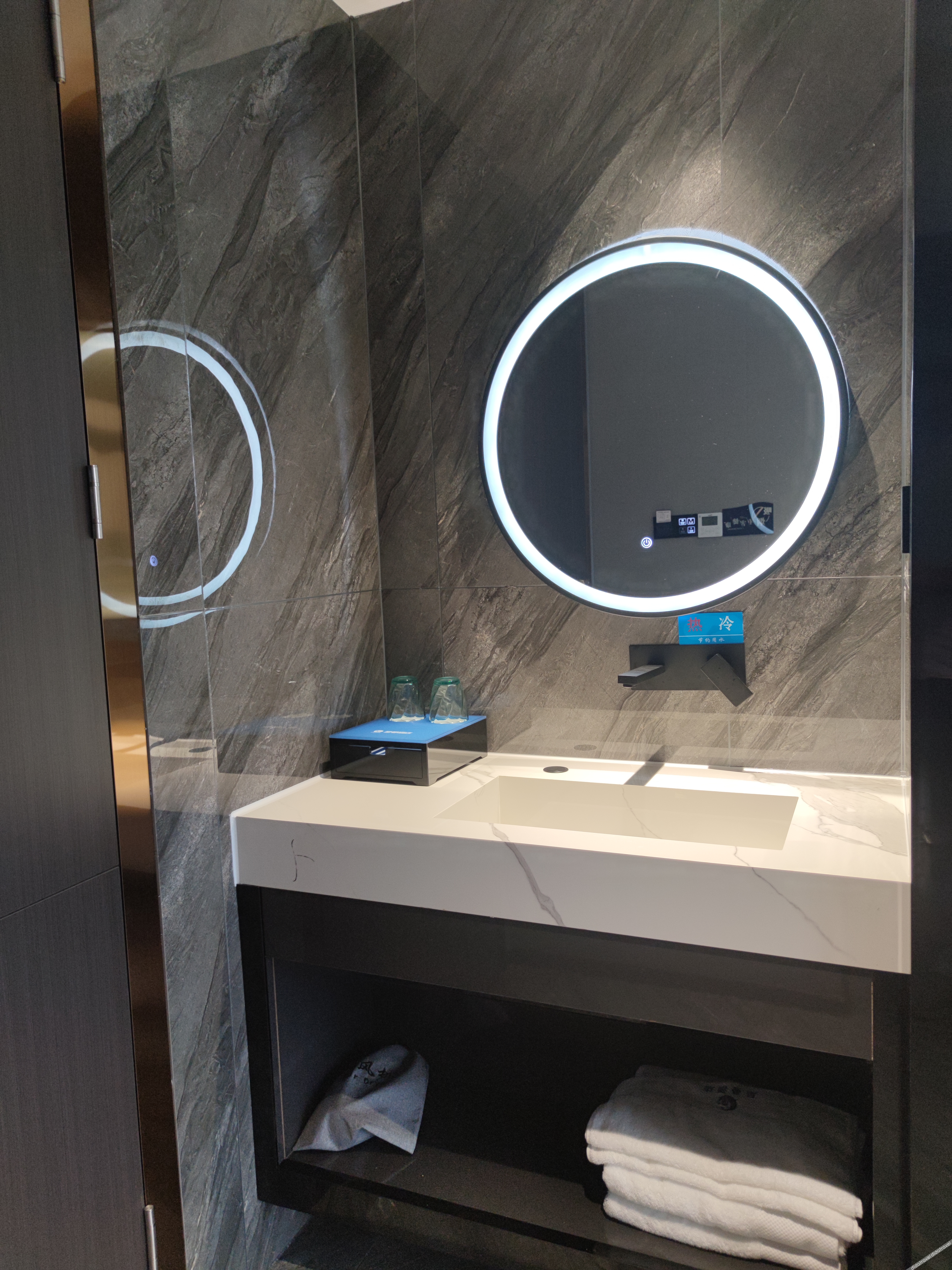 Xingman Hotel (Nanning Yudong Subway Station) 2*