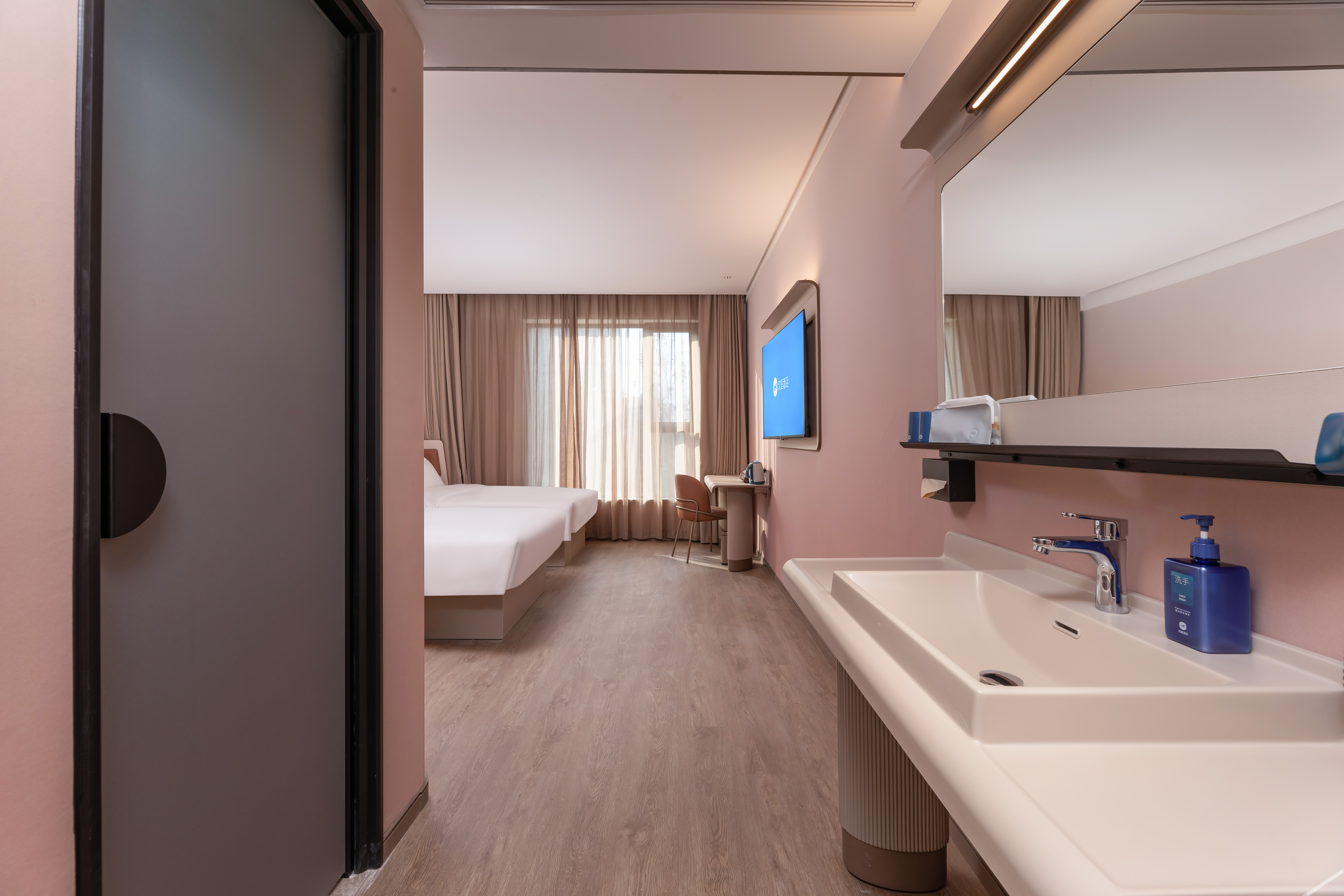HanTing Hotel (Yancheng Binhai Port Lishangcheng International) 3*