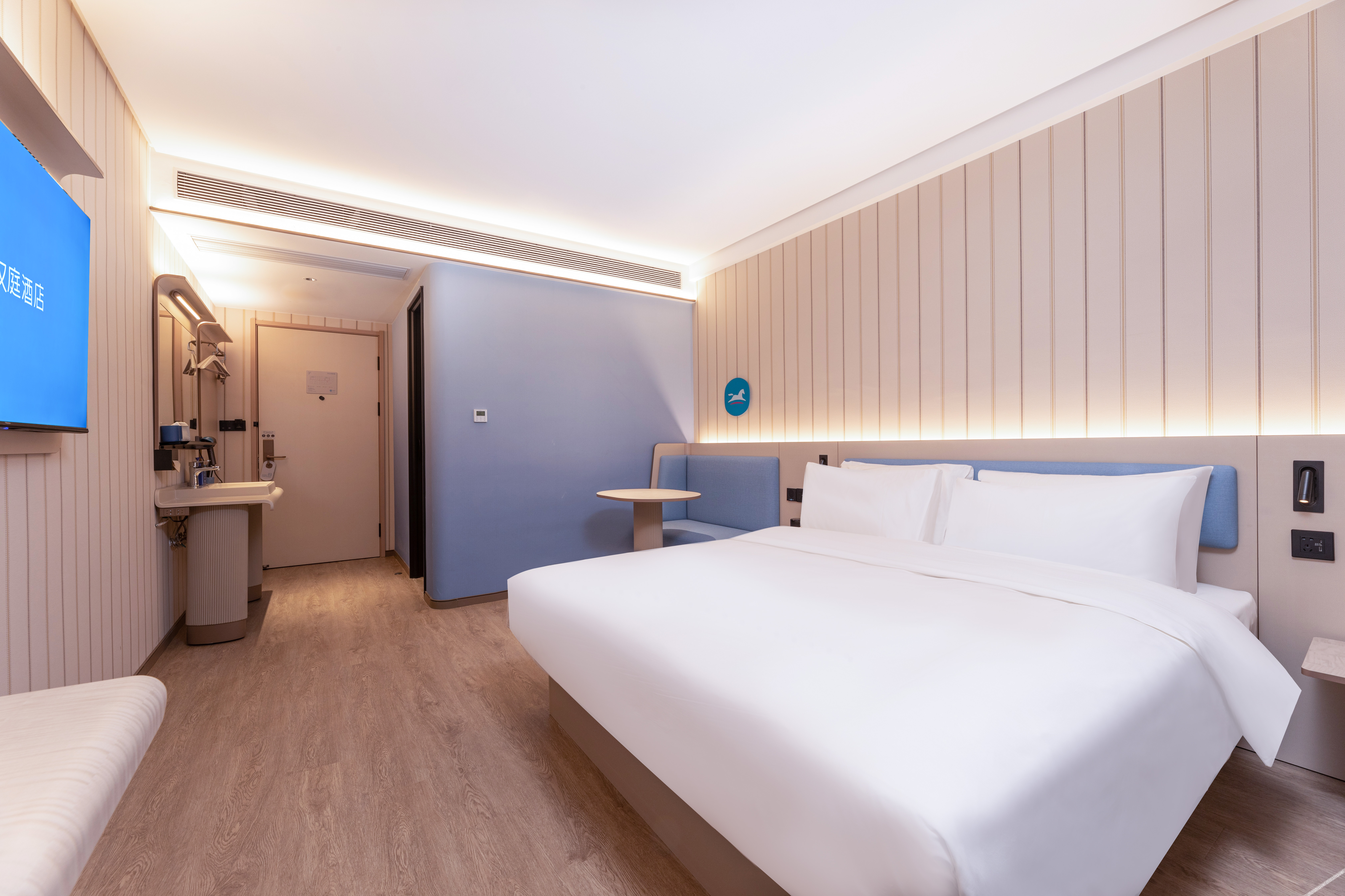 HanTing Hotel (Yancheng Binhai Port Lishangcheng International) 3*