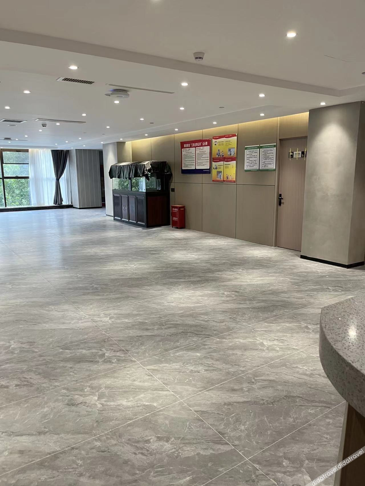 Aifeel Hotel (Shijiazhuang Xinbai Square & Hebei Provincial People's Hospital Branch) 2*