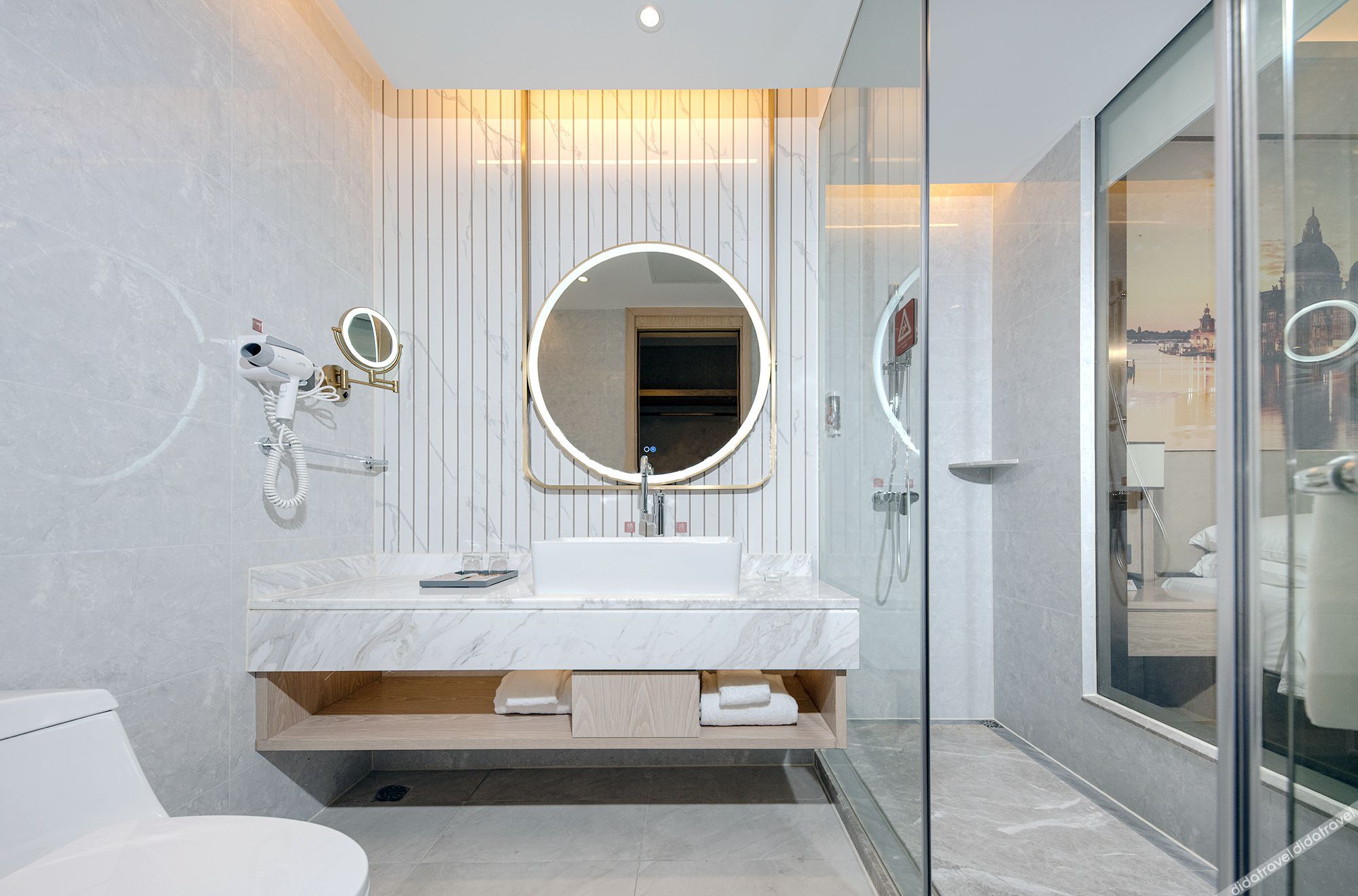Vienna Hotel (Dongguan Wangniudun Wanghong Hub City) 3*