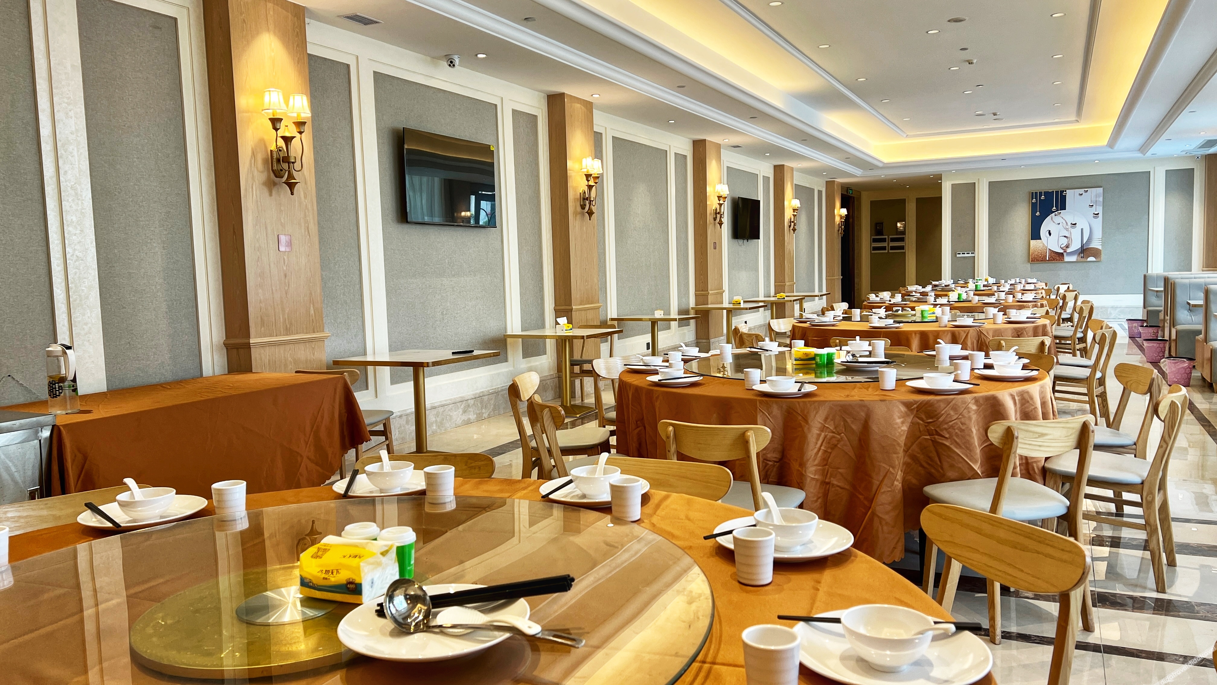 Vienna Hotel (Dongguan Wangniudun Wanghong Hub City) 3*