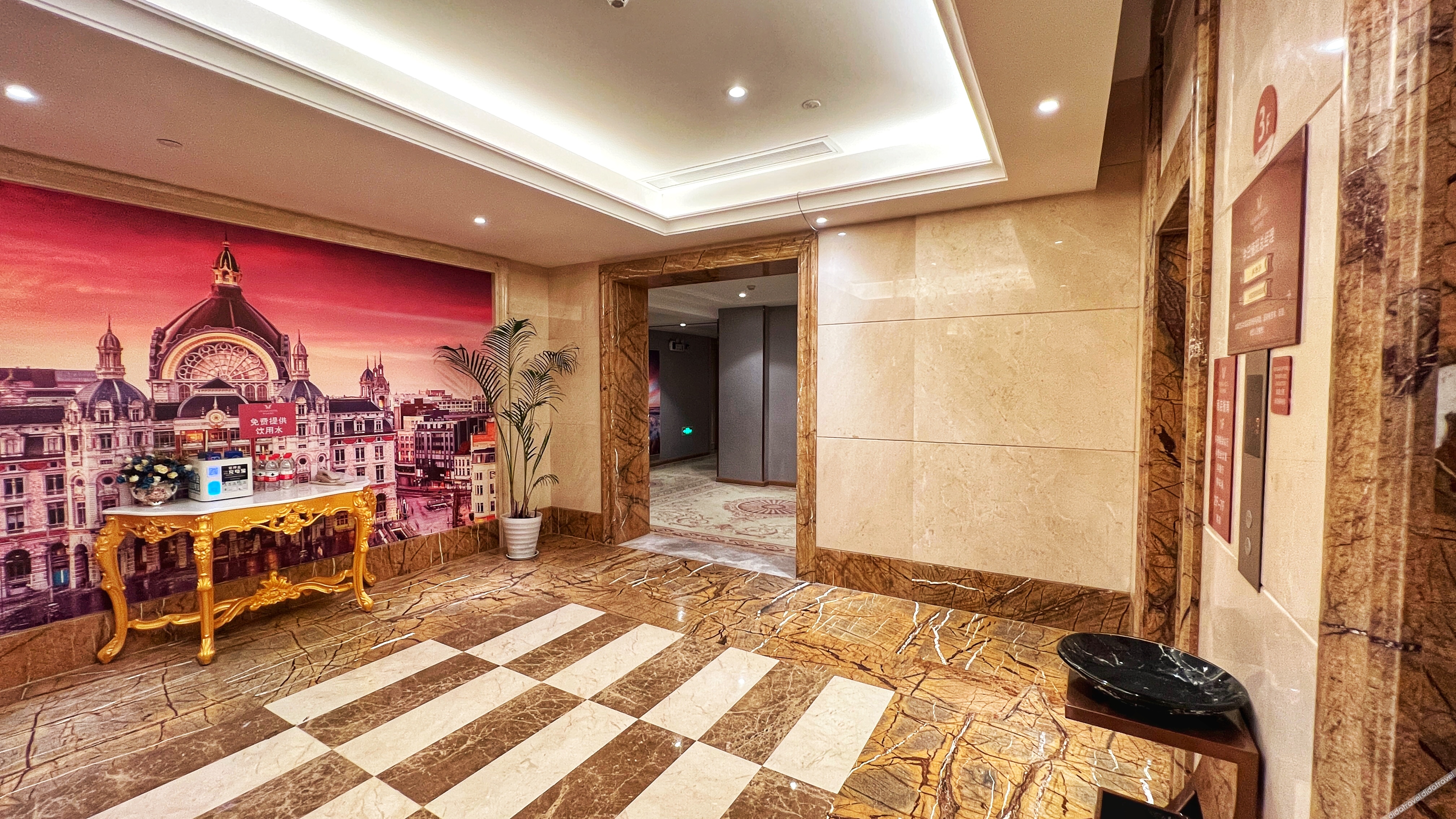 Vienna Hotel (Dongguan Wangniudun Wanghong Hub City) 3*