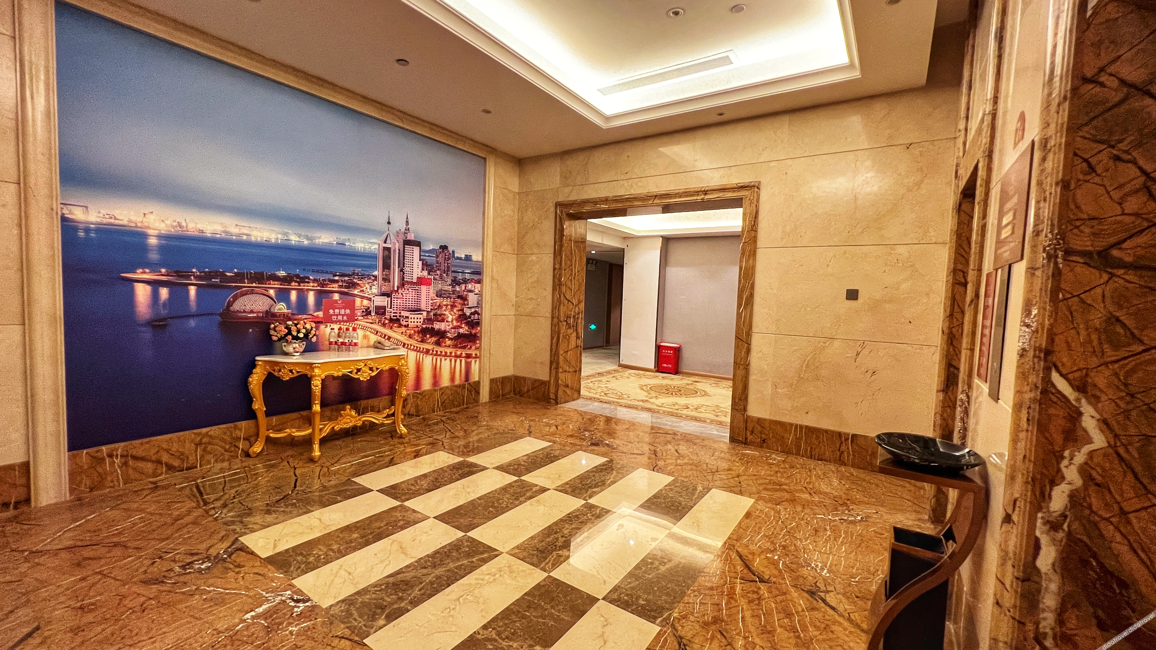 Vienna Hotel (Dongguan Wangniudun Wanghong Hub City) 3*