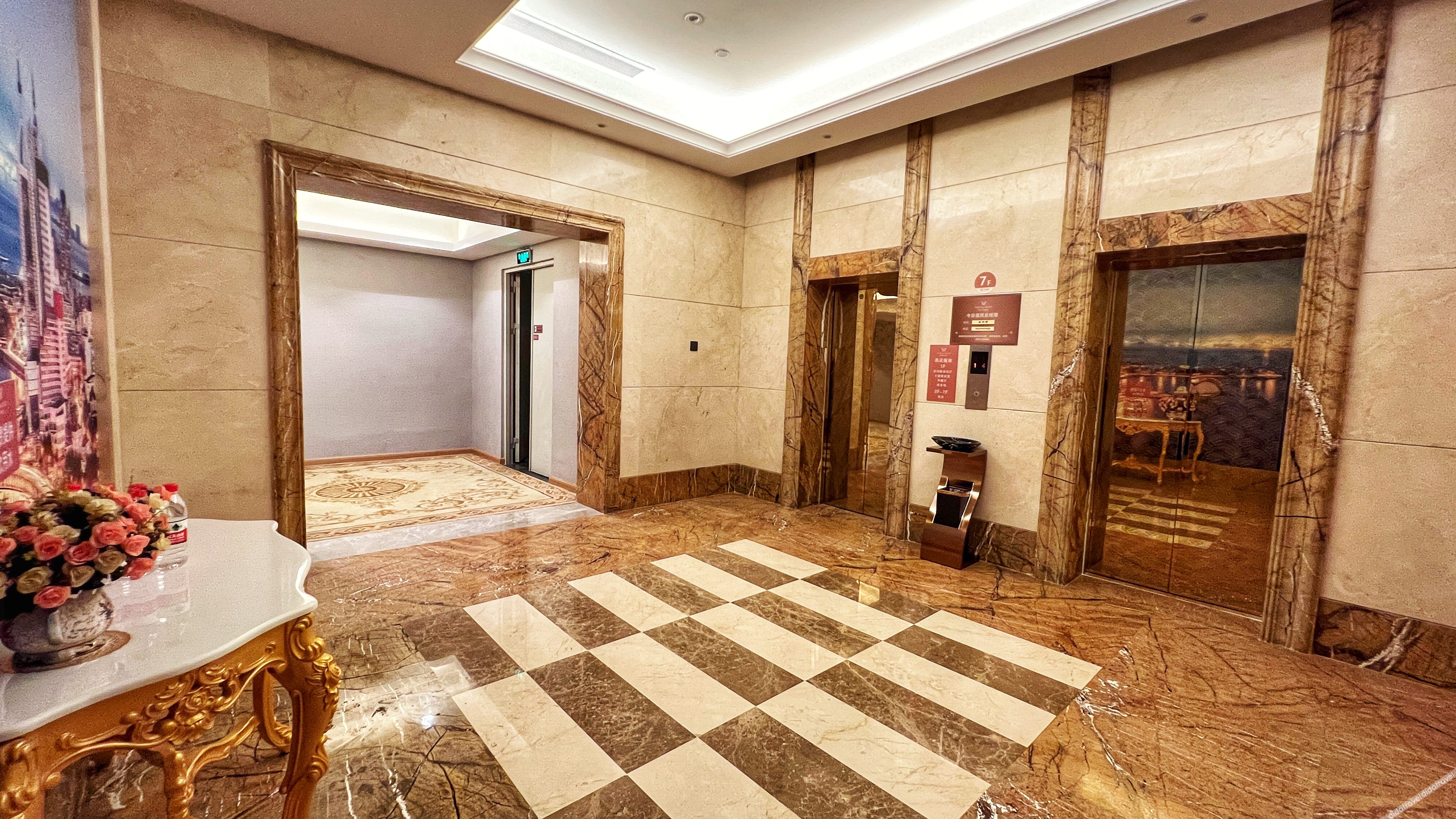 Vienna Hotel (Dongguan Wangniudun Wanghong Hub City) 3*