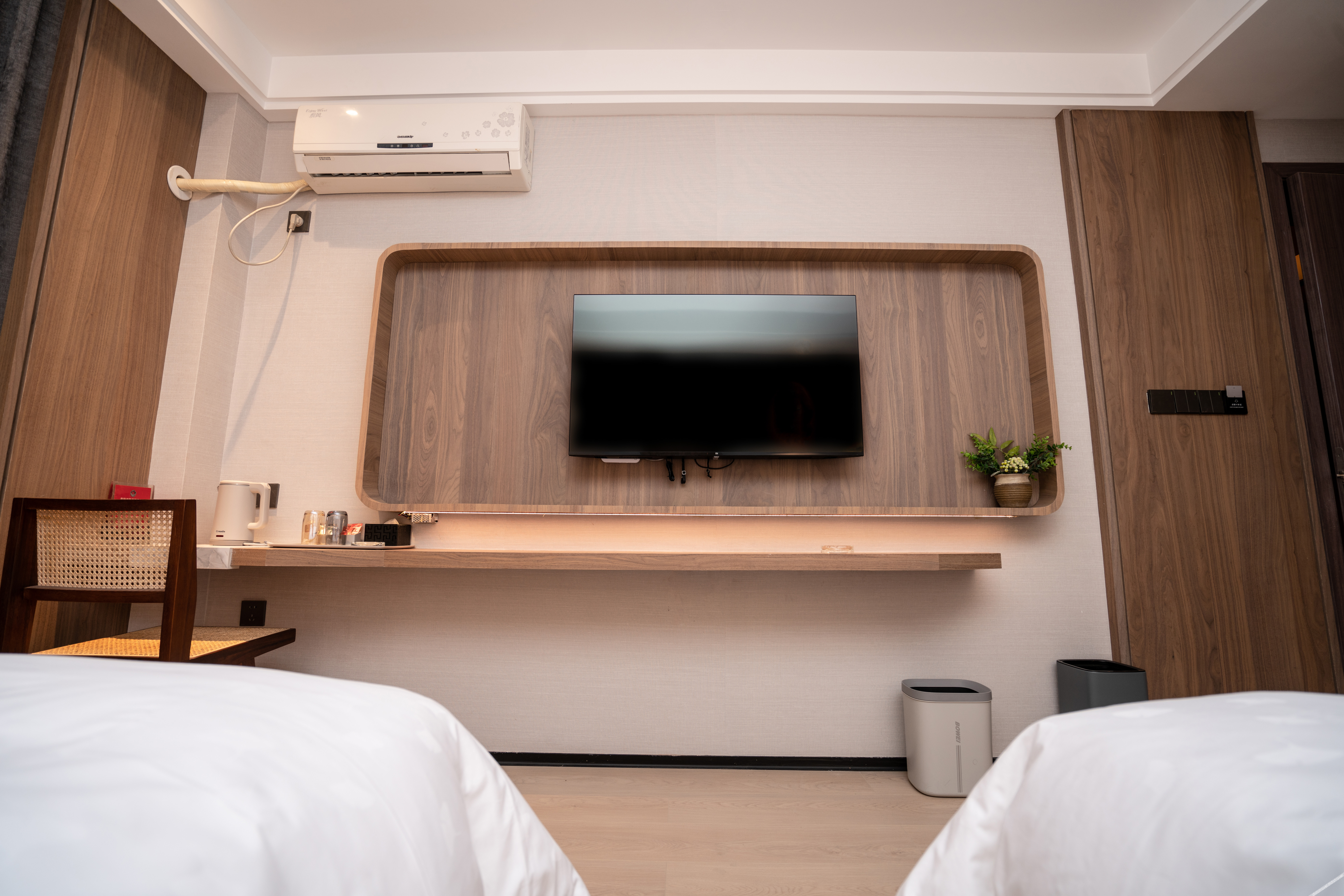 Ruijiaxi Hotel (Guiyang Flower Orchard White House Art Center Branch) 3*