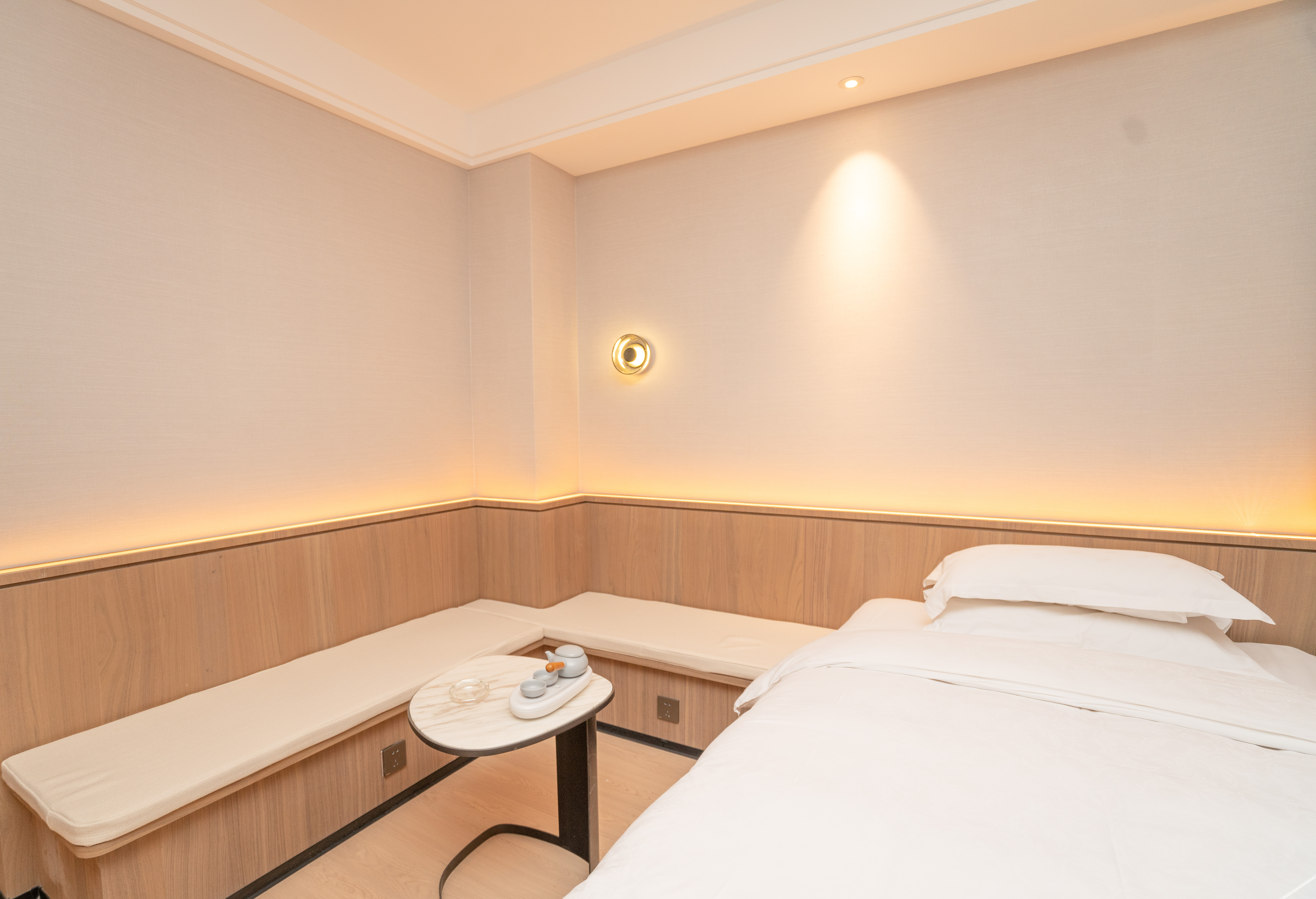 Ruijiaxi Hotel (Guiyang Flower Orchard White House Art Center Branch) 3*