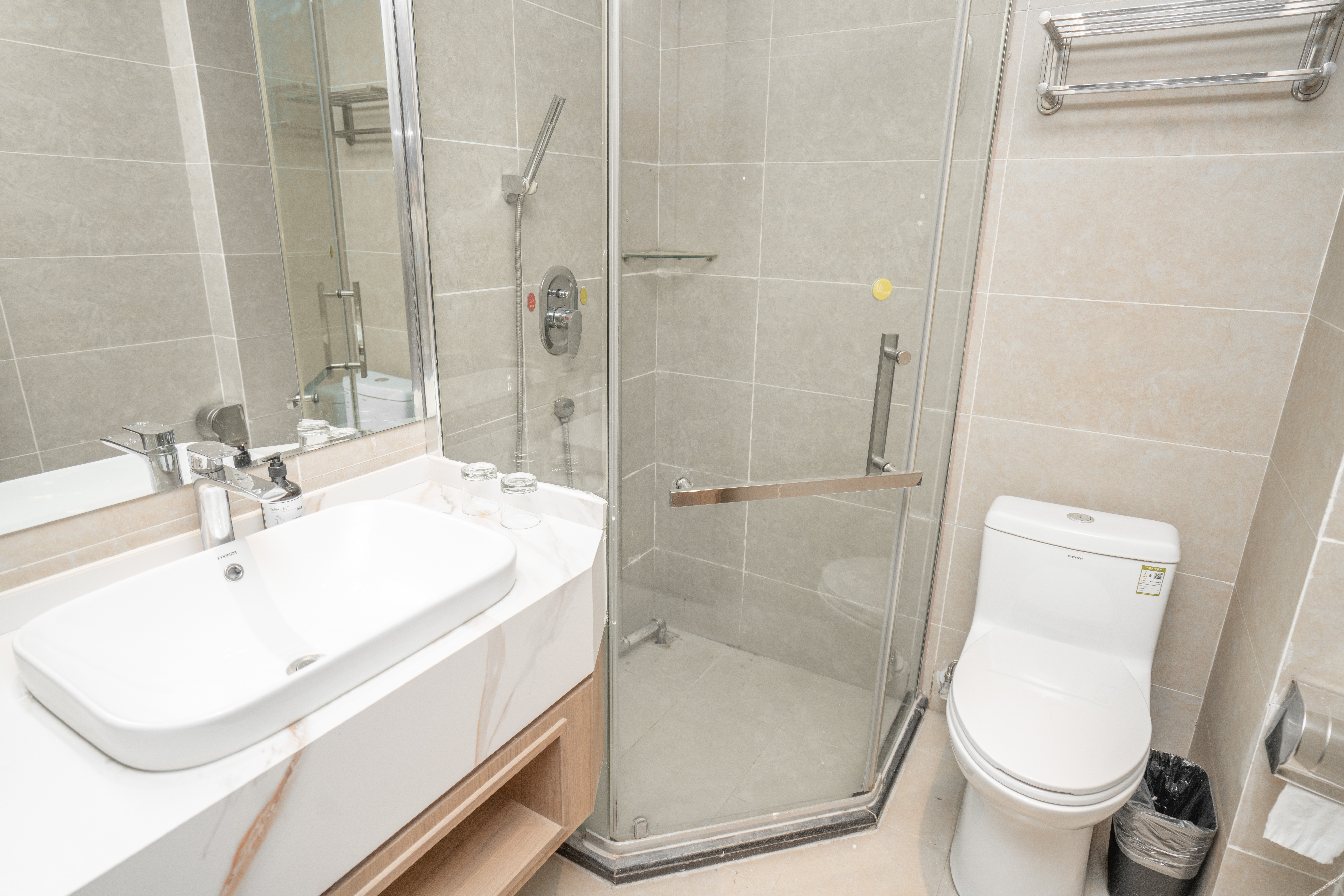 Ruijiaxi Hotel (Guiyang Flower Orchard White House Art Center Branch) 3*