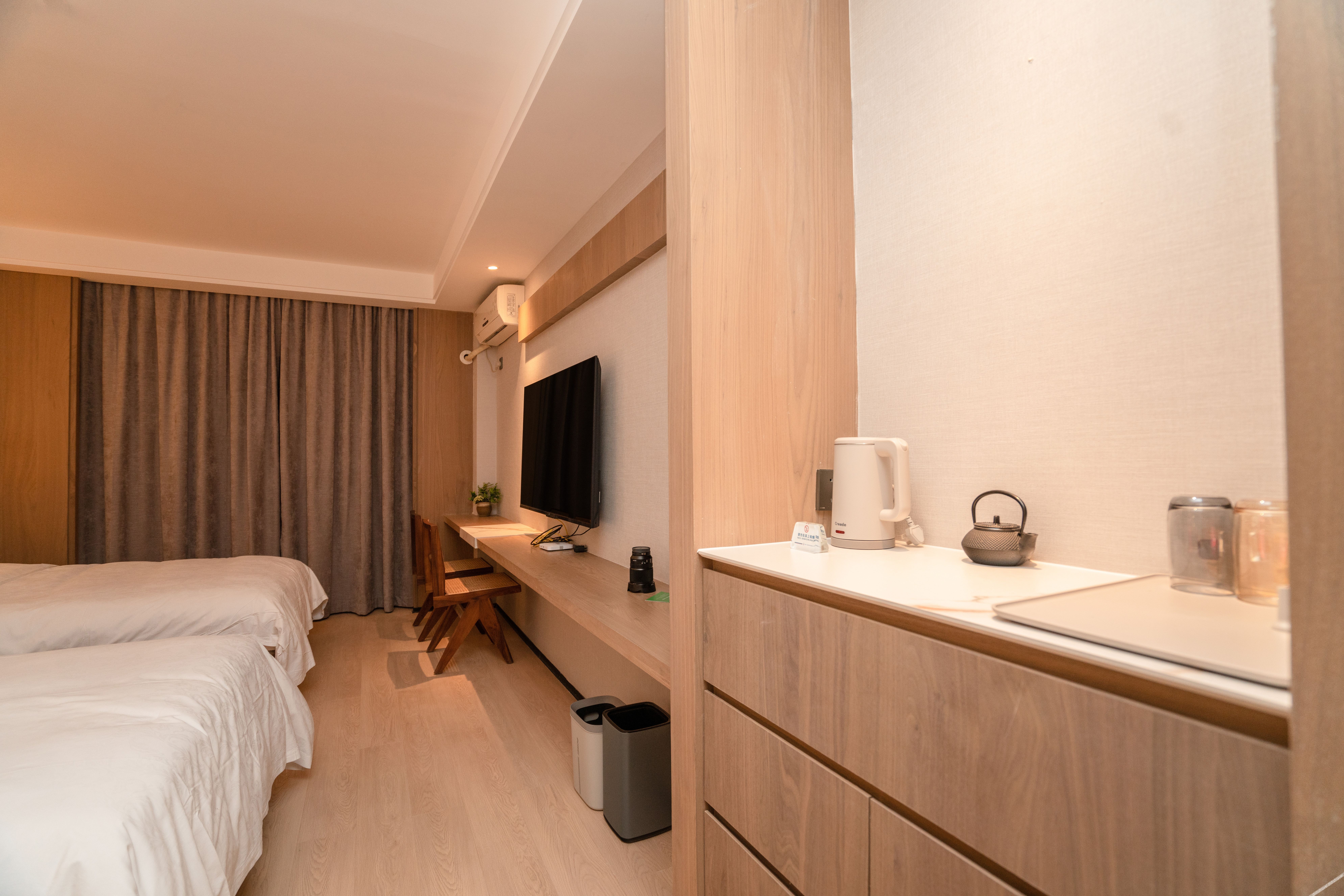 Ruijiaxi Hotel (Guiyang Flower Orchard White House Art Center Branch) 3*