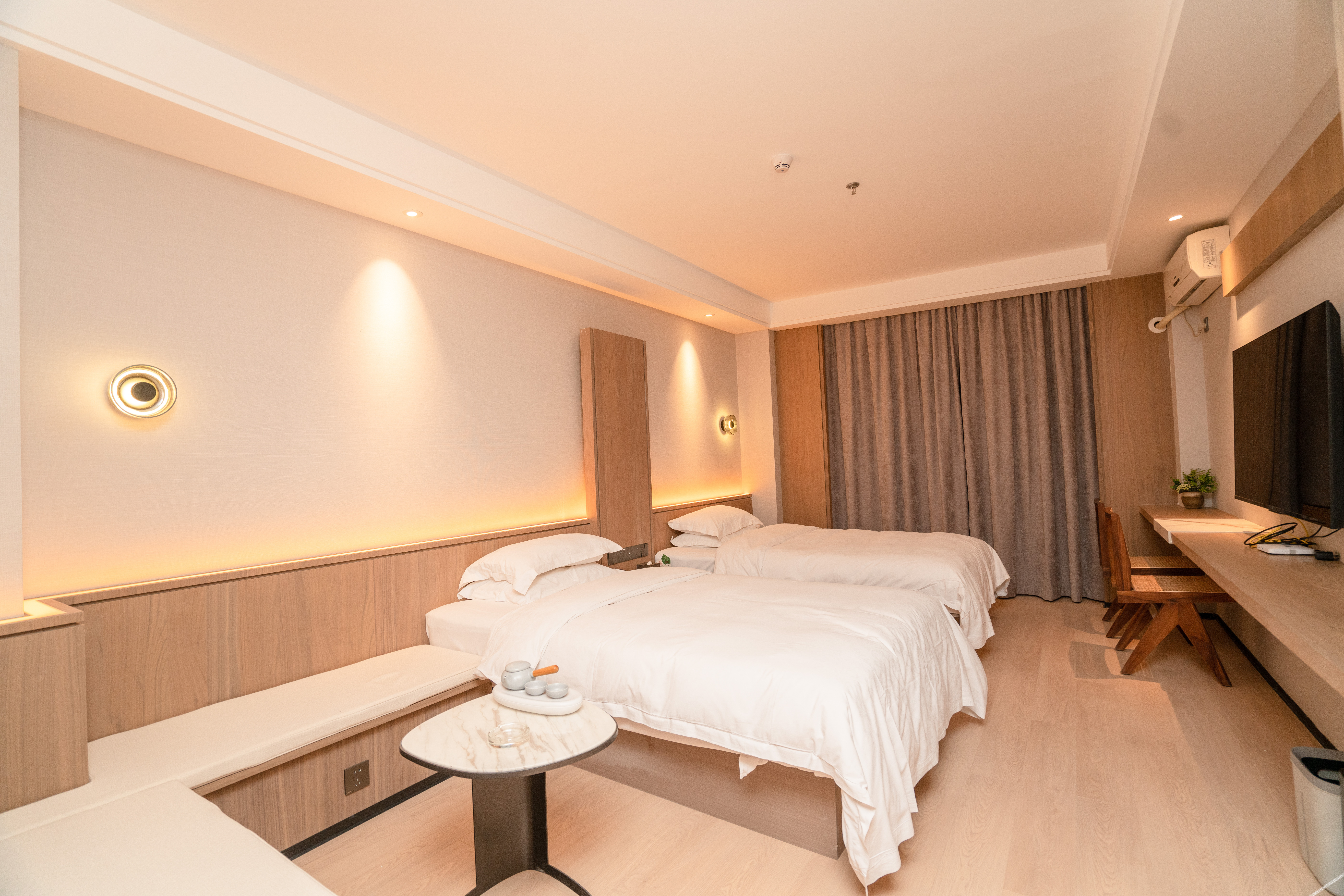 Ruijiaxi Hotel (Guiyang Flower Orchard White House Art Center Branch) 3*
