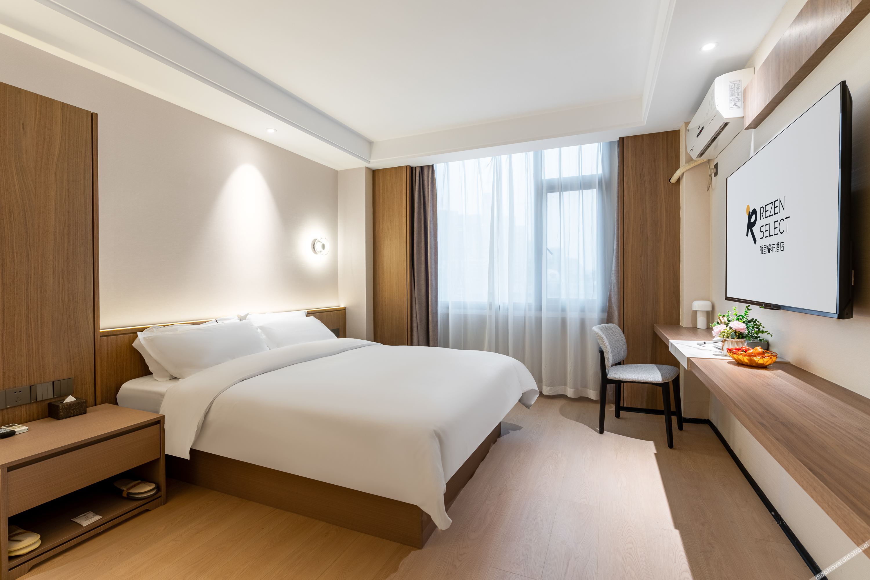 Ruijiaxi Hotel (Guiyang Flower Orchard White House Art Center Branch) 3*