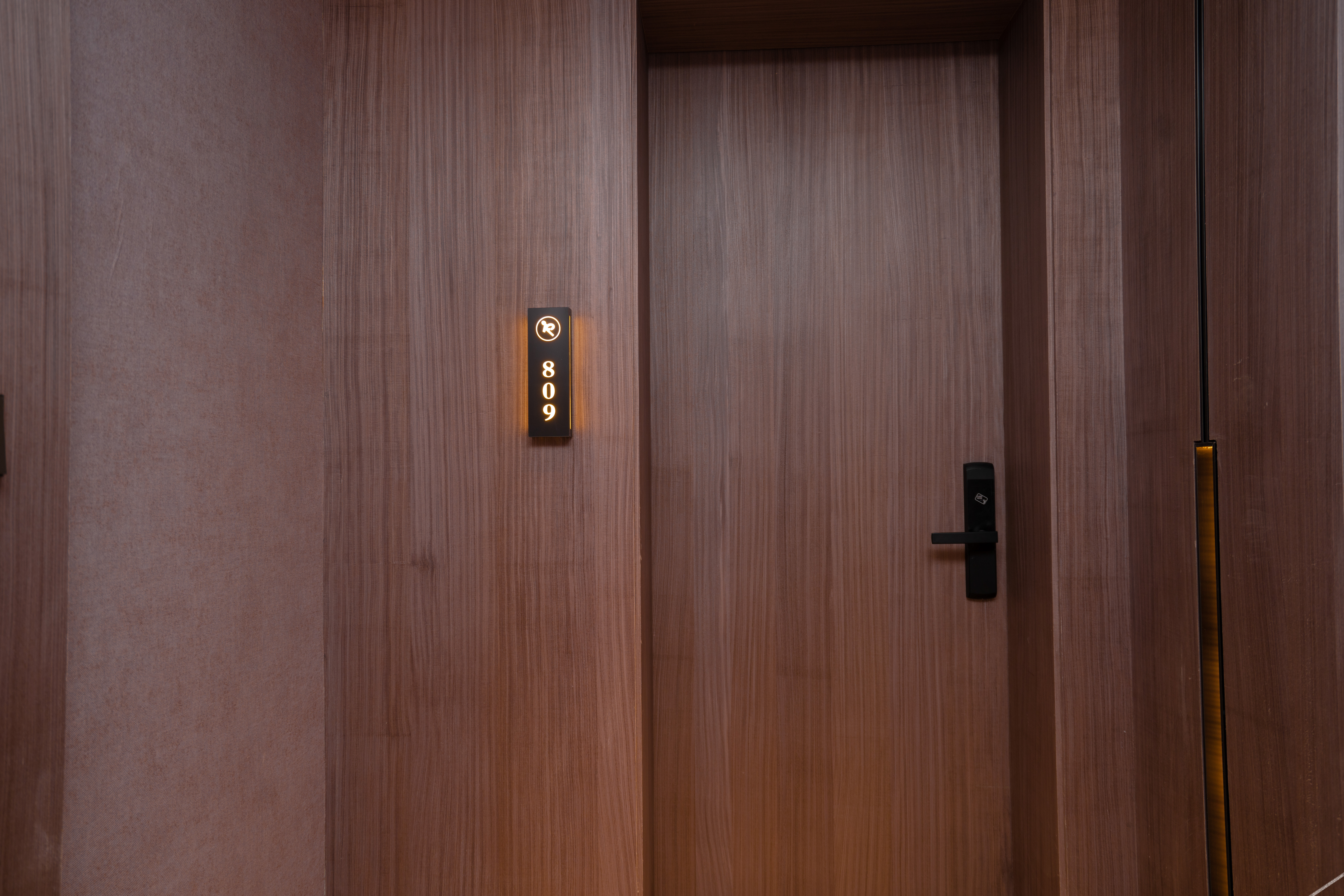 Ruijiaxi Hotel (Guiyang Flower Orchard White House Art Center Branch) 3*