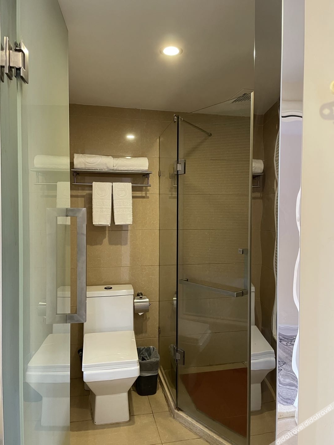 No.8 Season Hotel (Shenzhen Dongmen Hubei Subway Station Branch) 2*