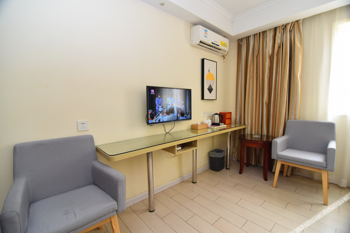 No.8 Season Hotel (Shenzhen Dongmen Hubei Subway Station Branch) 2*