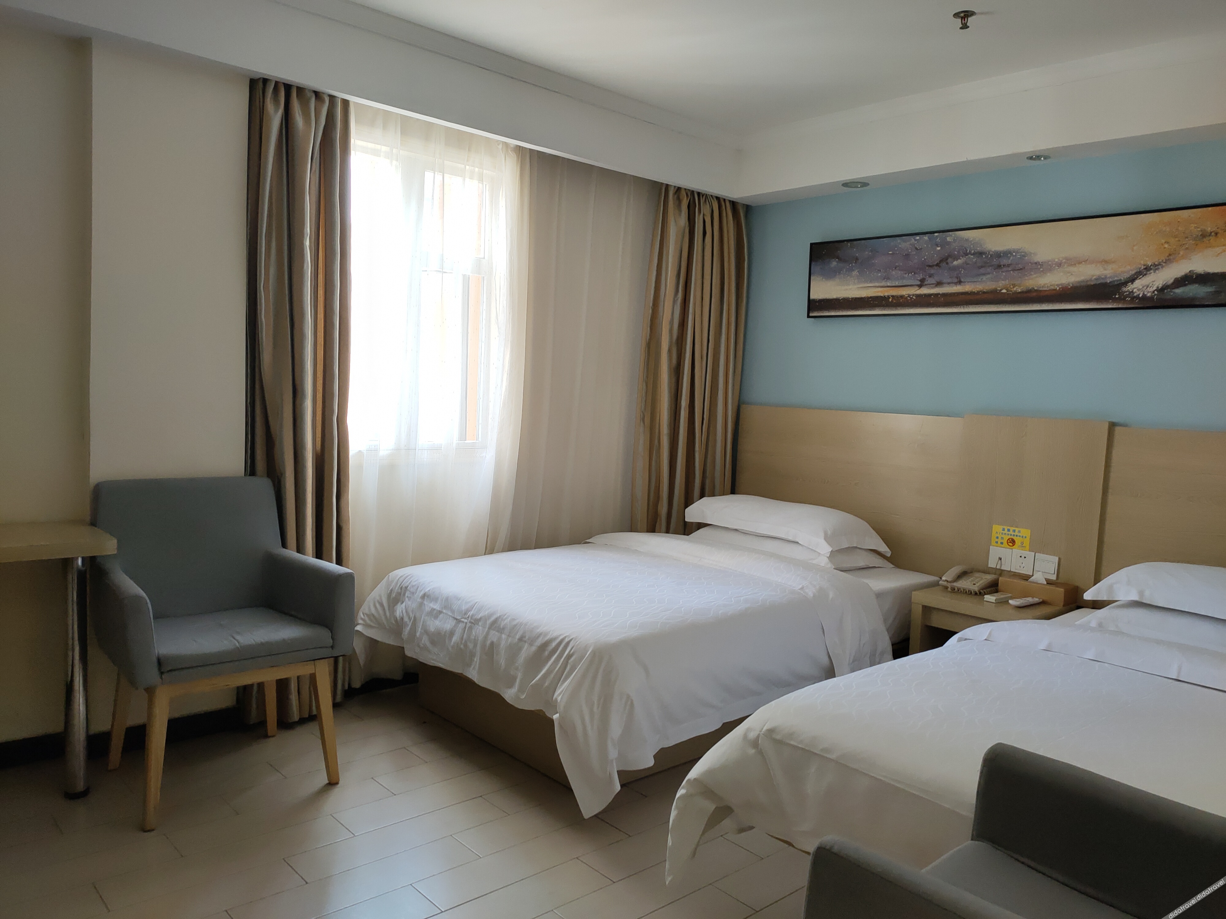 No.8 Season Hotel (Shenzhen Dongmen Hubei Subway Station Branch) 2*