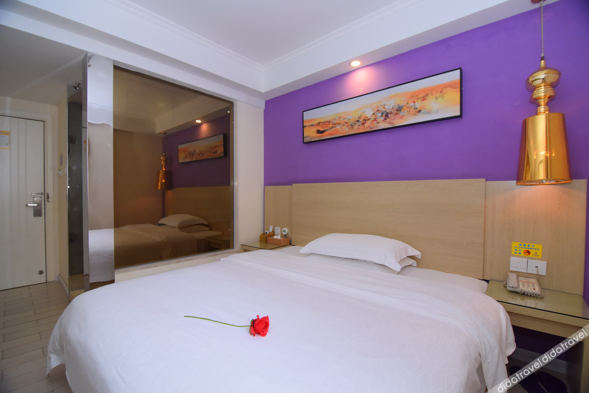 No.8 Season Hotel (Shenzhen Dongmen Hubei Subway Station Branch) 2*