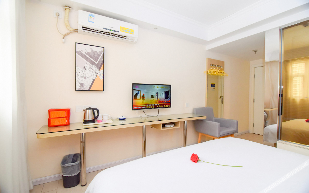 No.8 Season Hotel (Shenzhen Dongmen Hubei Subway Station Branch) 2*