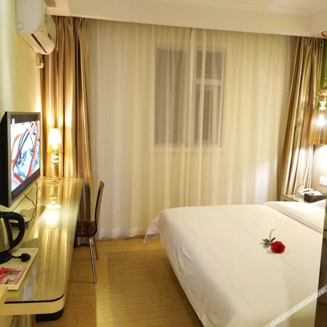 No.8 Season Hotel (Shenzhen Dongmen Hubei Subway Station Branch) 2*