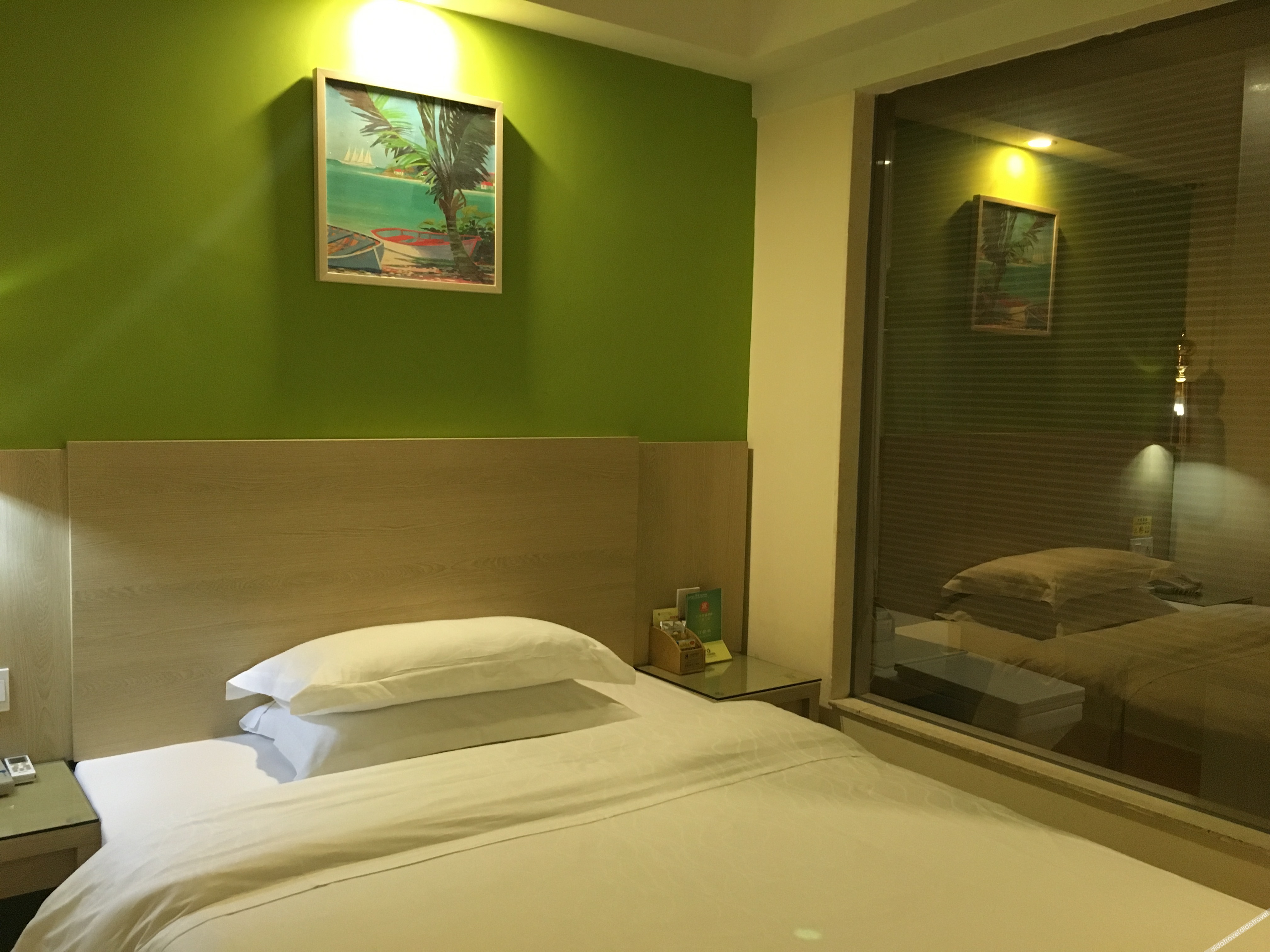 No.8 Season Hotel (Shenzhen Dongmen Hubei Subway Station Branch) 2*