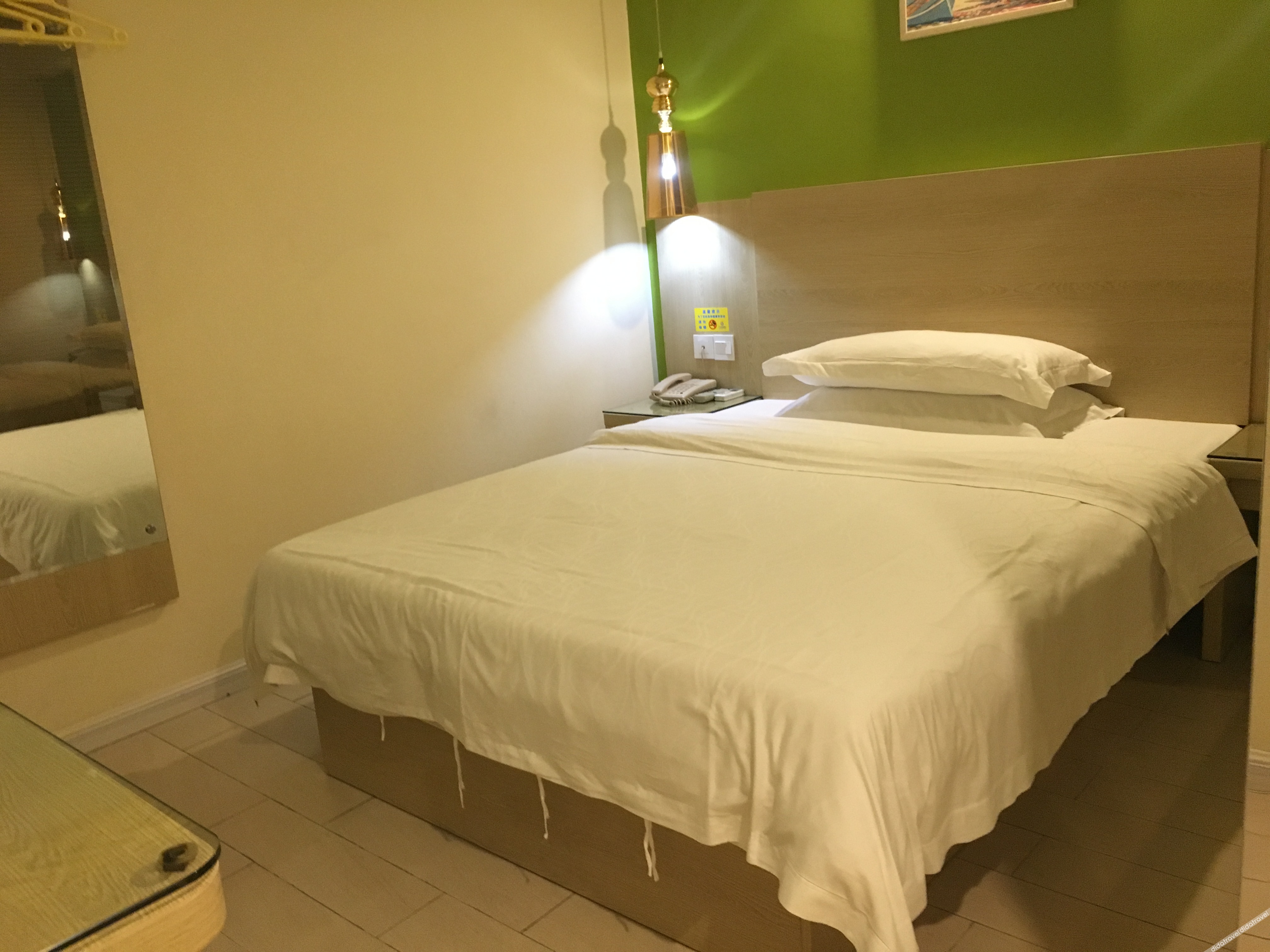 No.8 Season Hotel (Shenzhen Dongmen Hubei Subway Station Branch) 2*