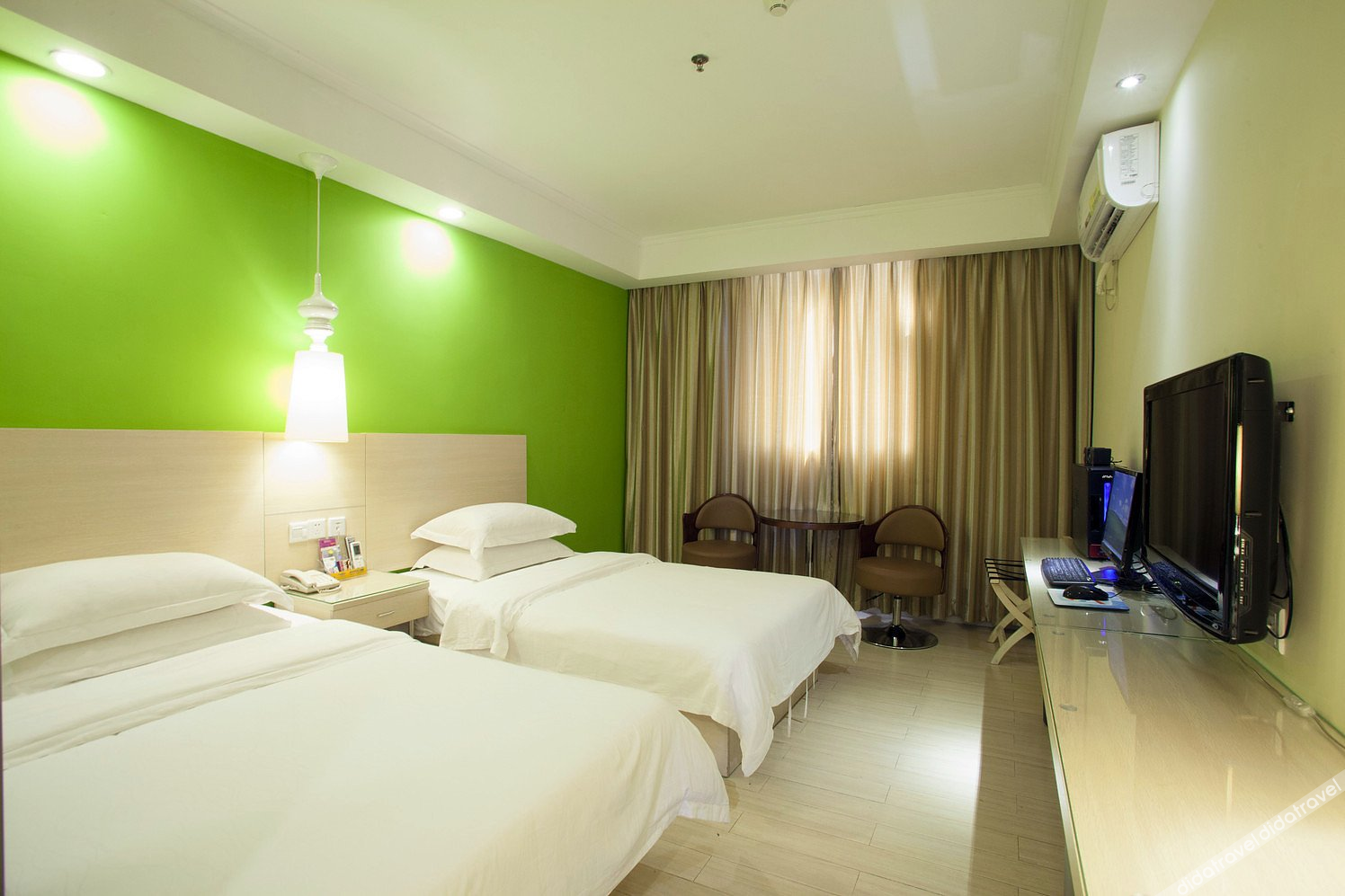 No.8 Season Hotel (Shenzhen Dongmen Hubei Subway Station Branch) 2*