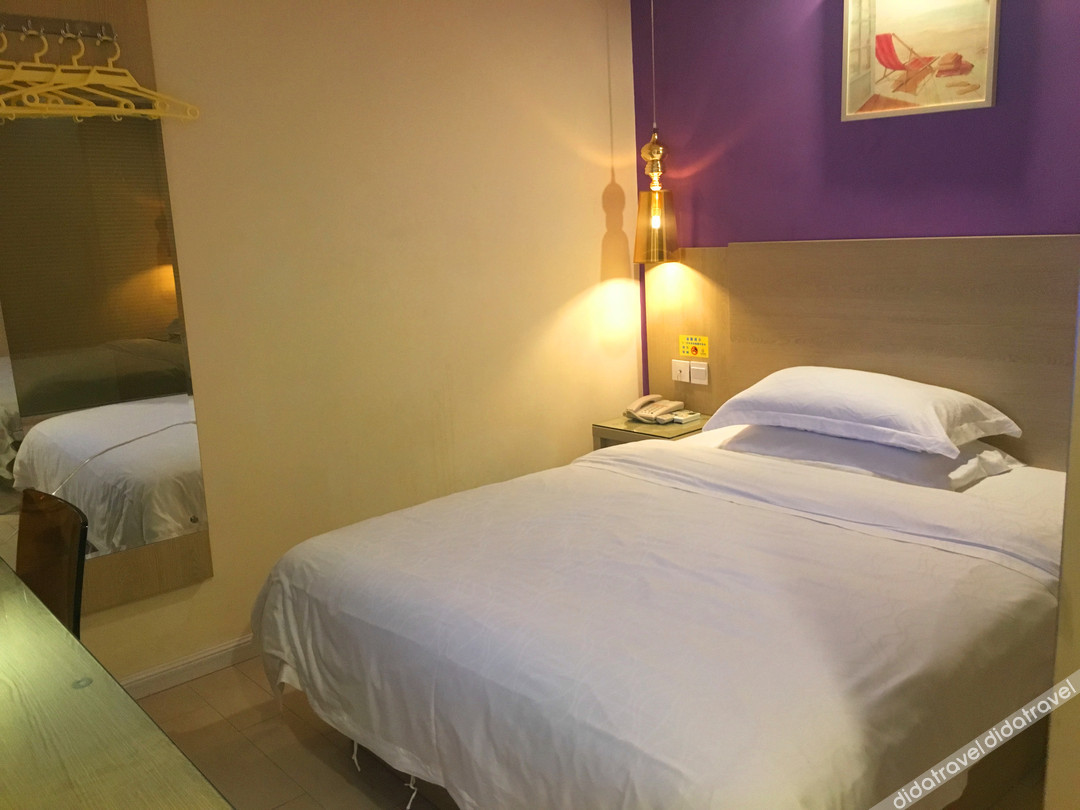 No.8 Season Hotel (Shenzhen Dongmen Hubei Subway Station Branch) 2*
