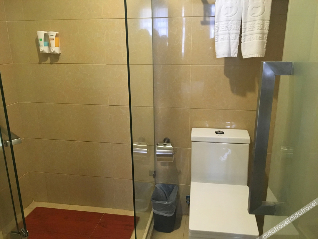 No.8 Season Hotel (Shenzhen Dongmen Hubei Subway Station Branch) 2*