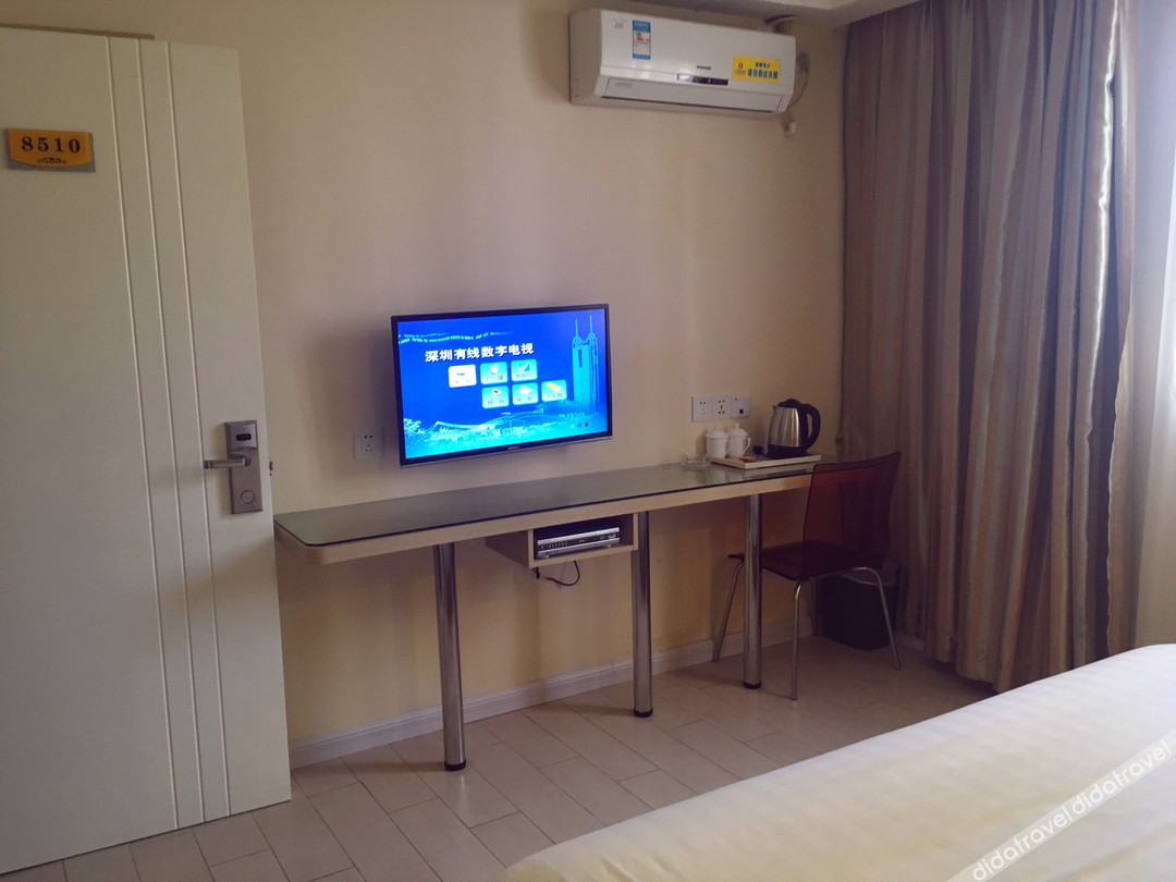 No.8 Season Hotel (Shenzhen Dongmen Hubei Subway Station Branch) 2*