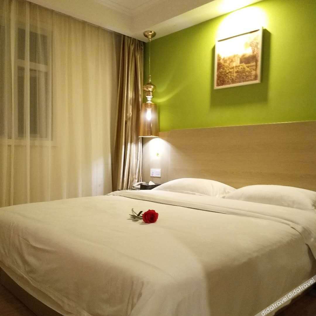 No.8 Season Hotel (Shenzhen Dongmen Hubei Subway Station Branch) 2*