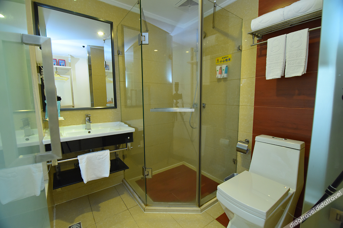 No.8 Season Hotel (Shenzhen Dongmen Hubei Subway Station Branch) 2*
