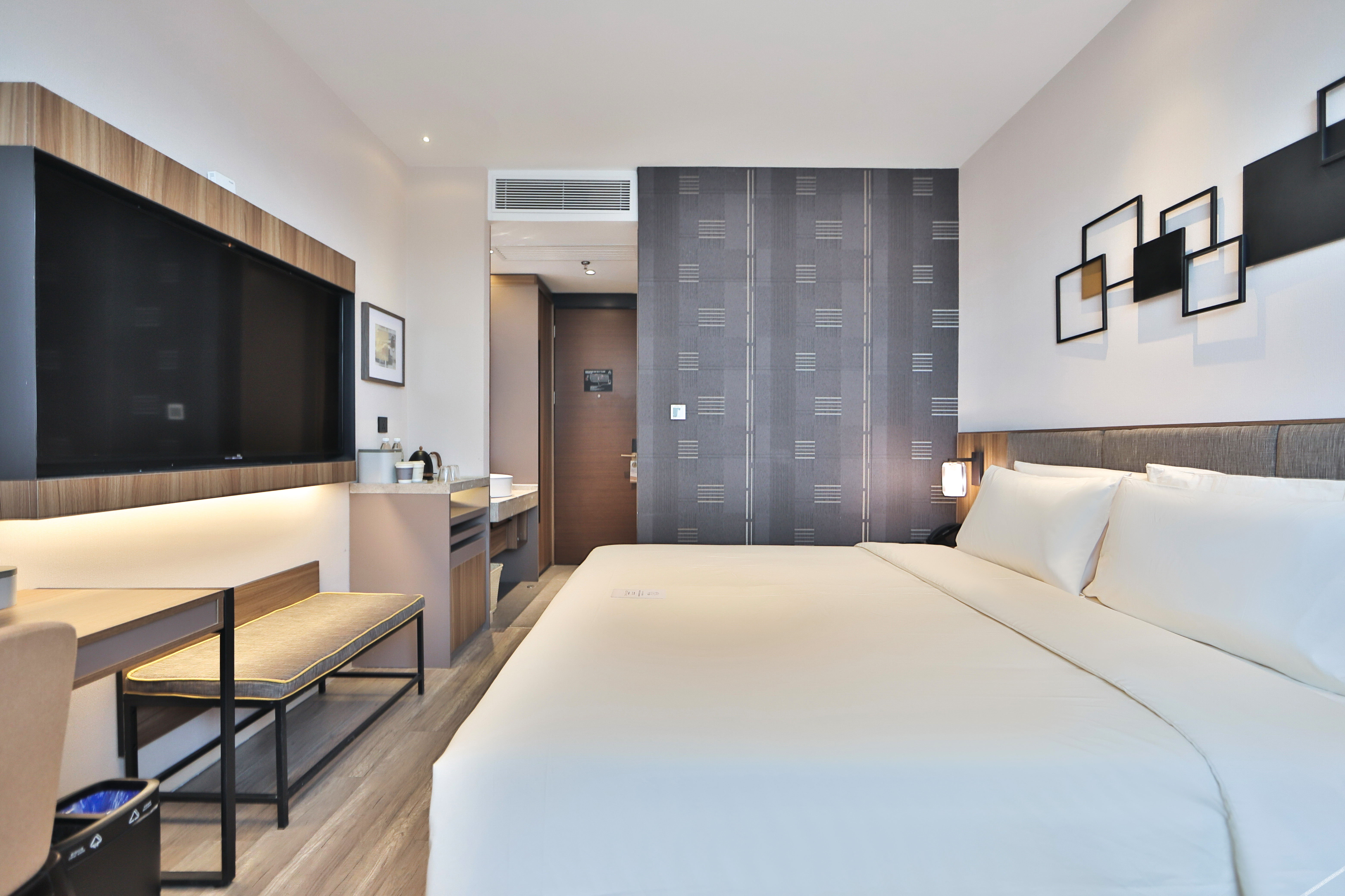 Changchun South Station Square Atour X Hotel 4*