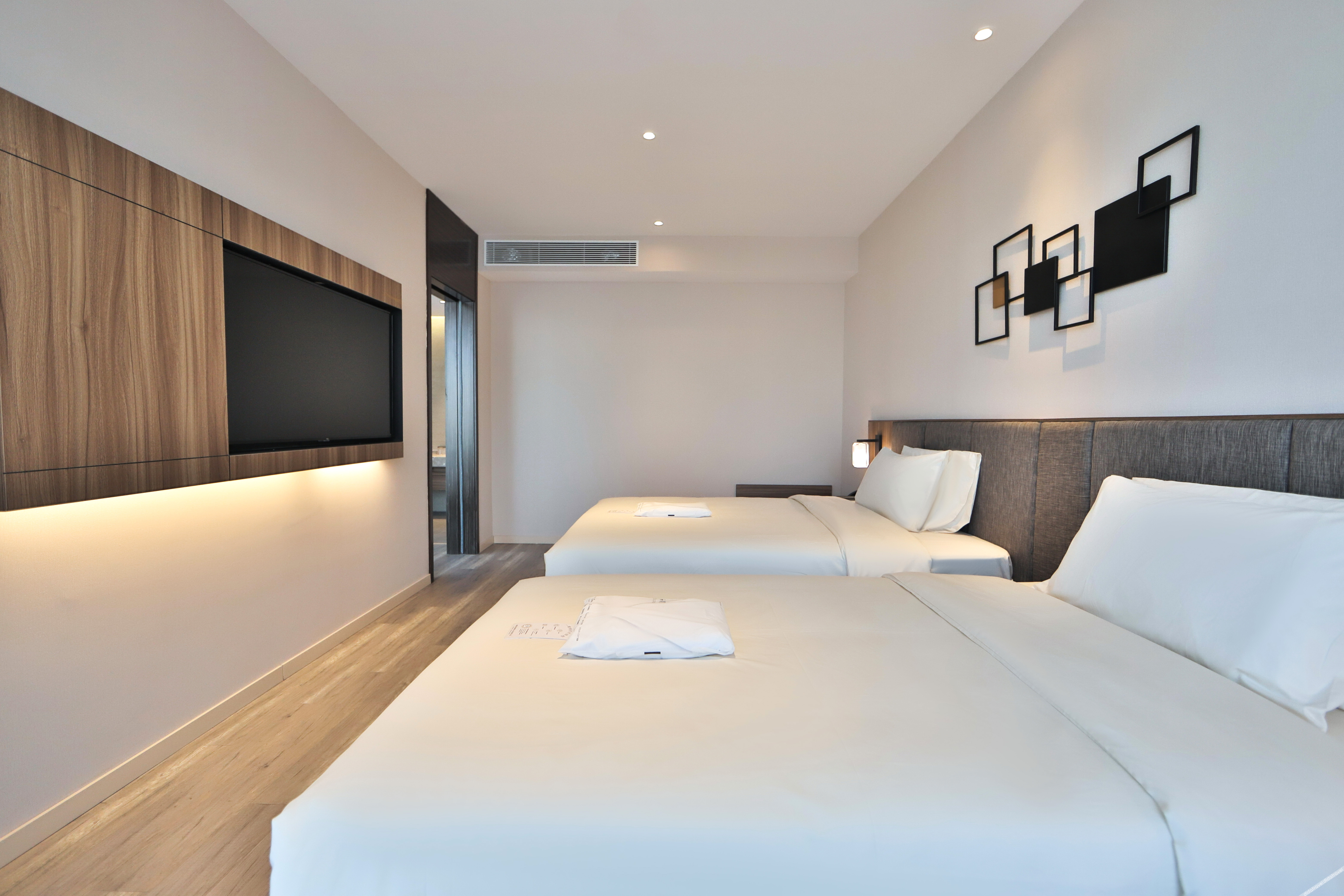 Changchun South Station Square Atour X Hotel 4*