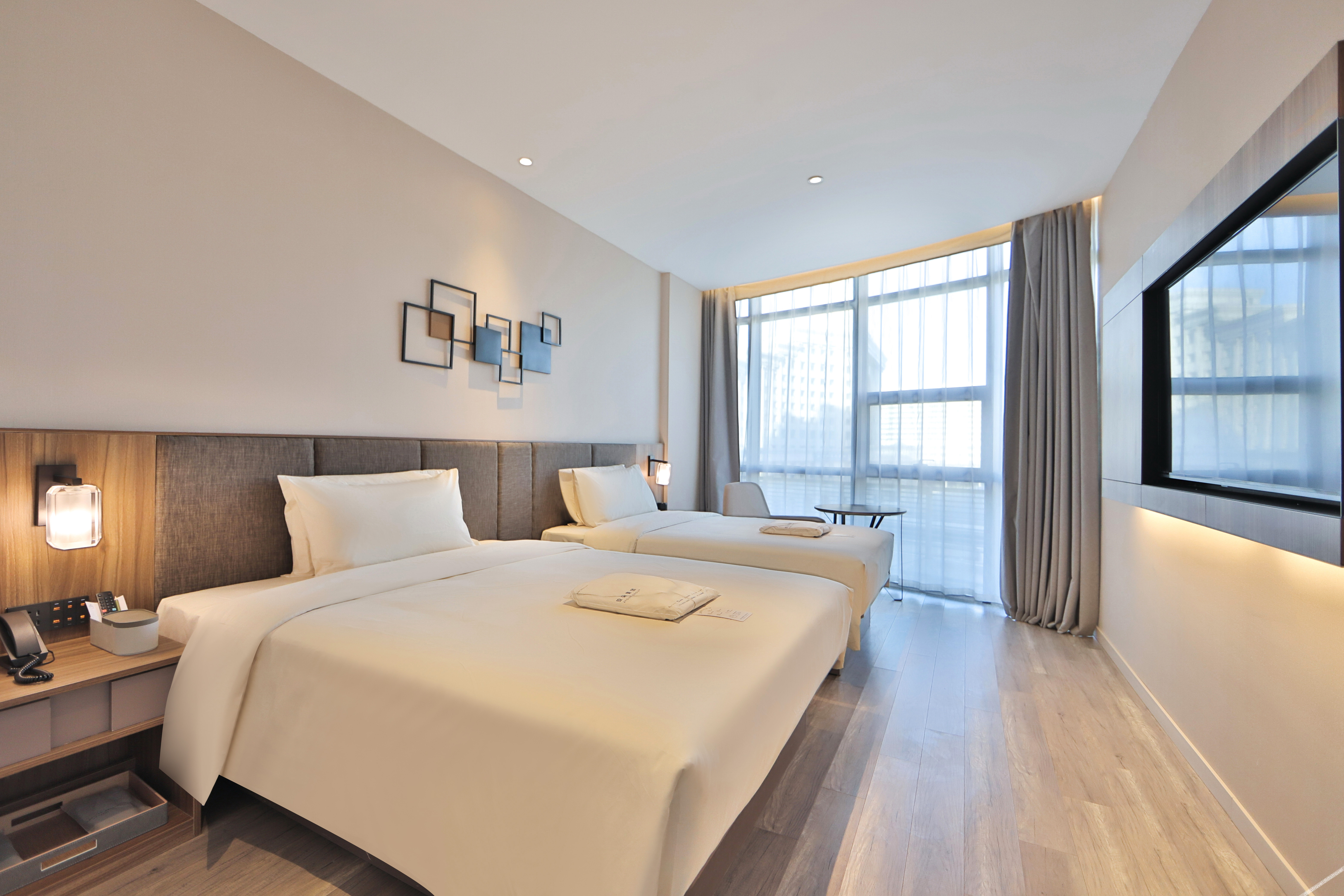 Changchun South Station Square Atour X Hotel 4*