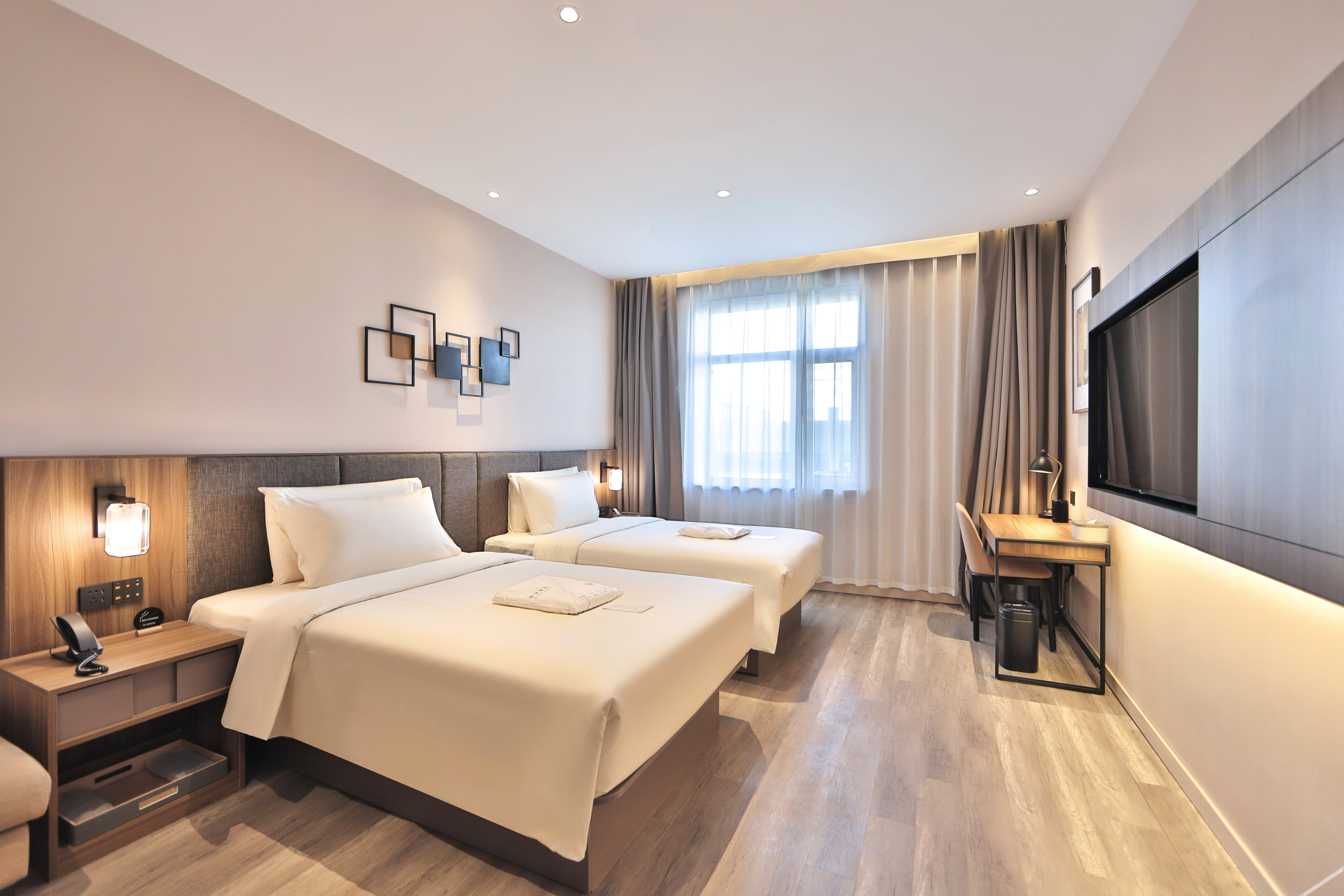 Changchun South Station Square Atour X Hotel 4*
