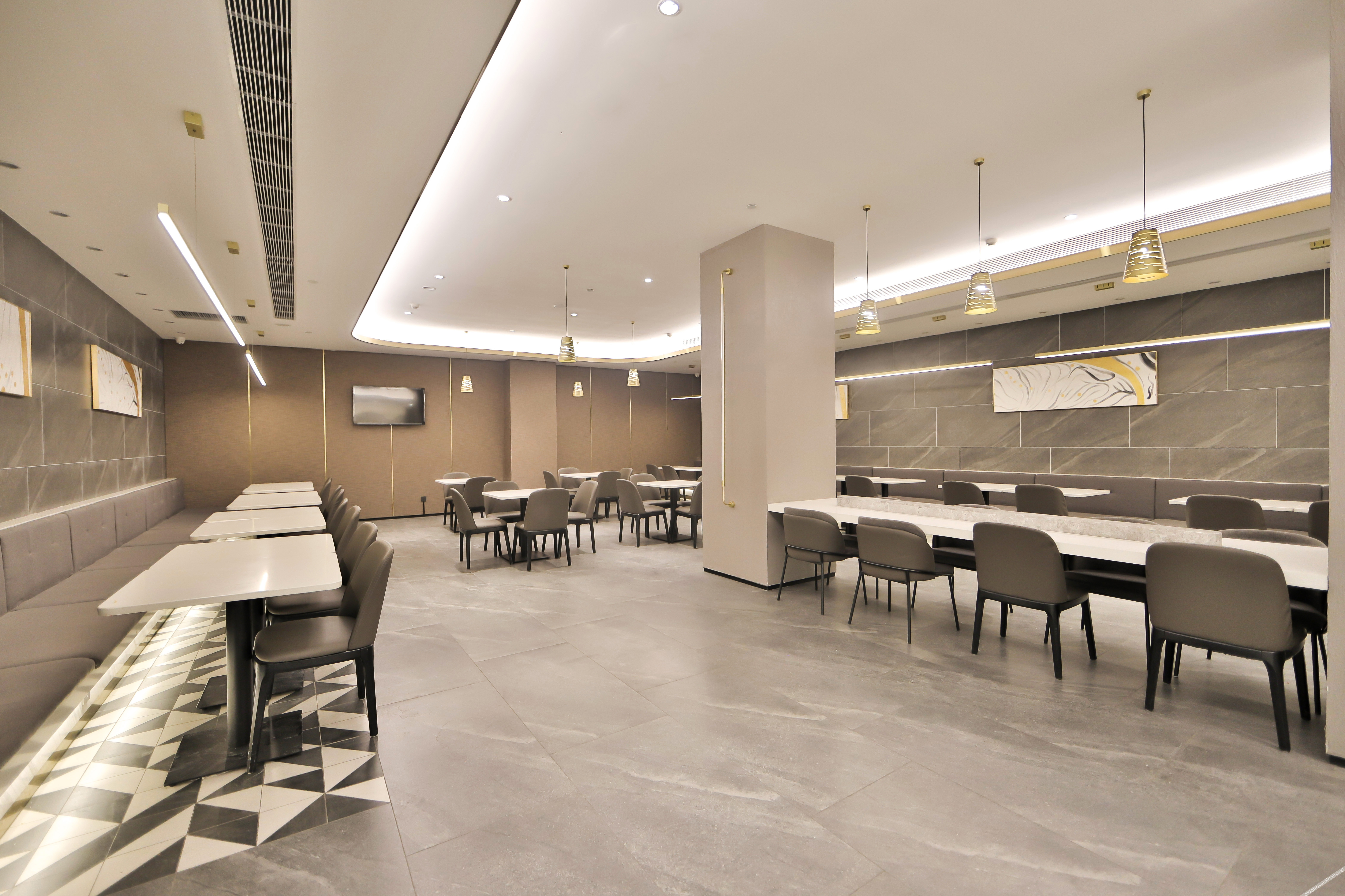 Changchun South Station Square Atour X Hotel 4*