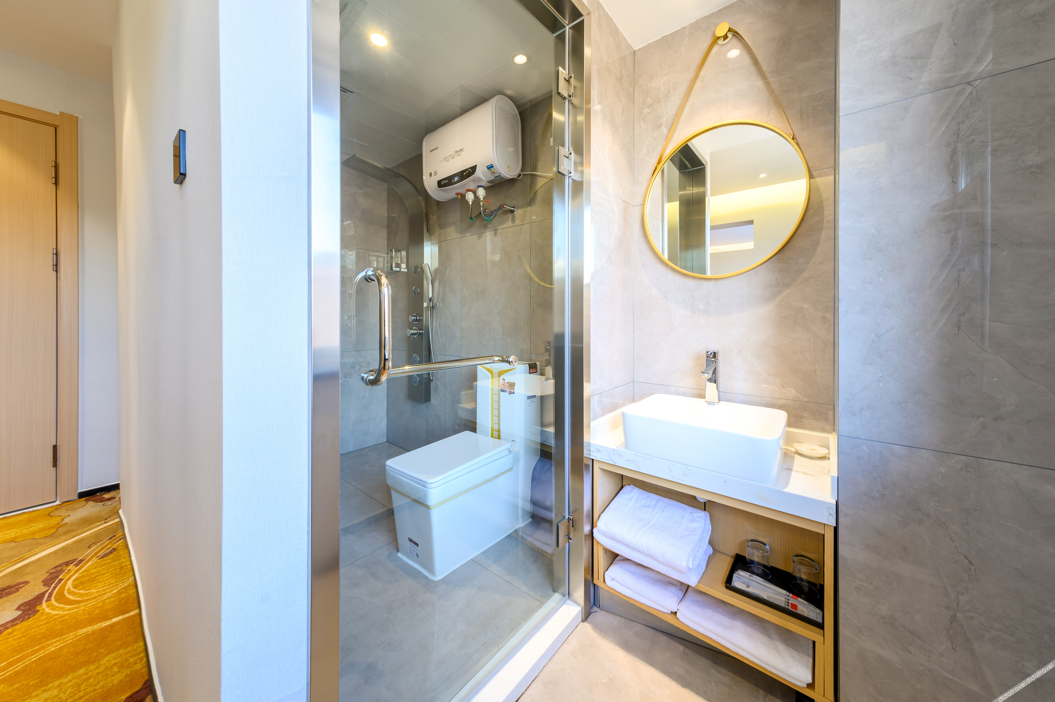 Qijun Hotel (The Second Hospital of Jilin University, Changchun) 2*