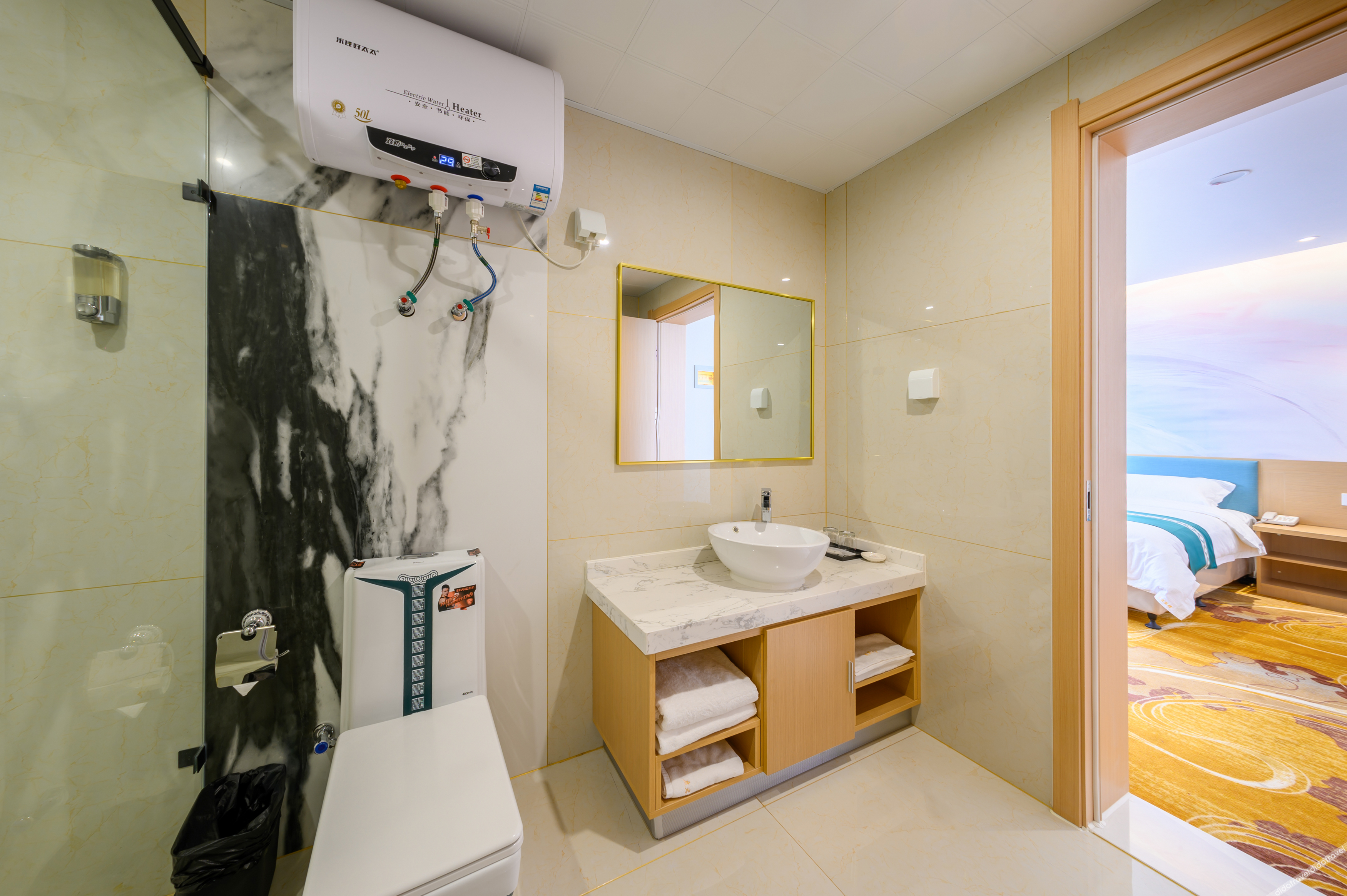 Qijun Hotel (The Second Hospital of Jilin University, Changchun) 2*