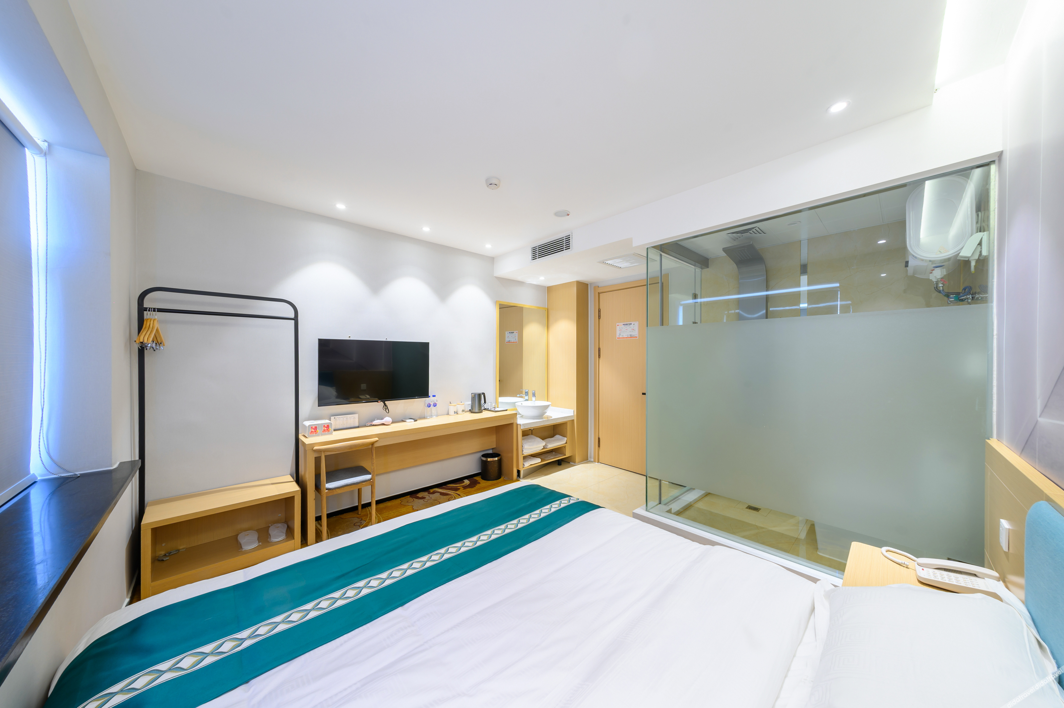 Qijun Hotel (The Second Hospital of Jilin University, Changchun) 2*