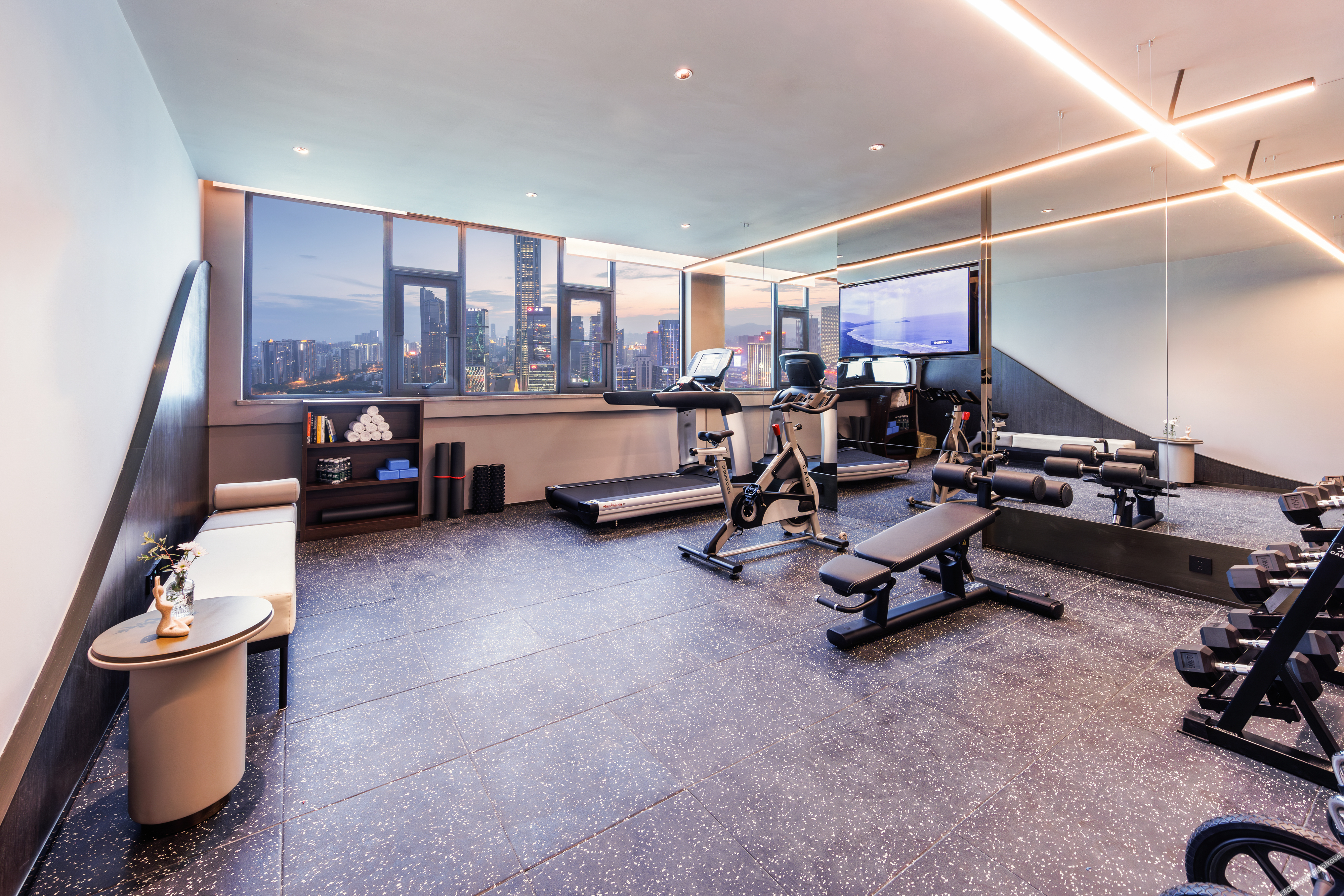 Atour Hotel Shenzhen Futian Huaqiangnorth Pedestrian Street 4*