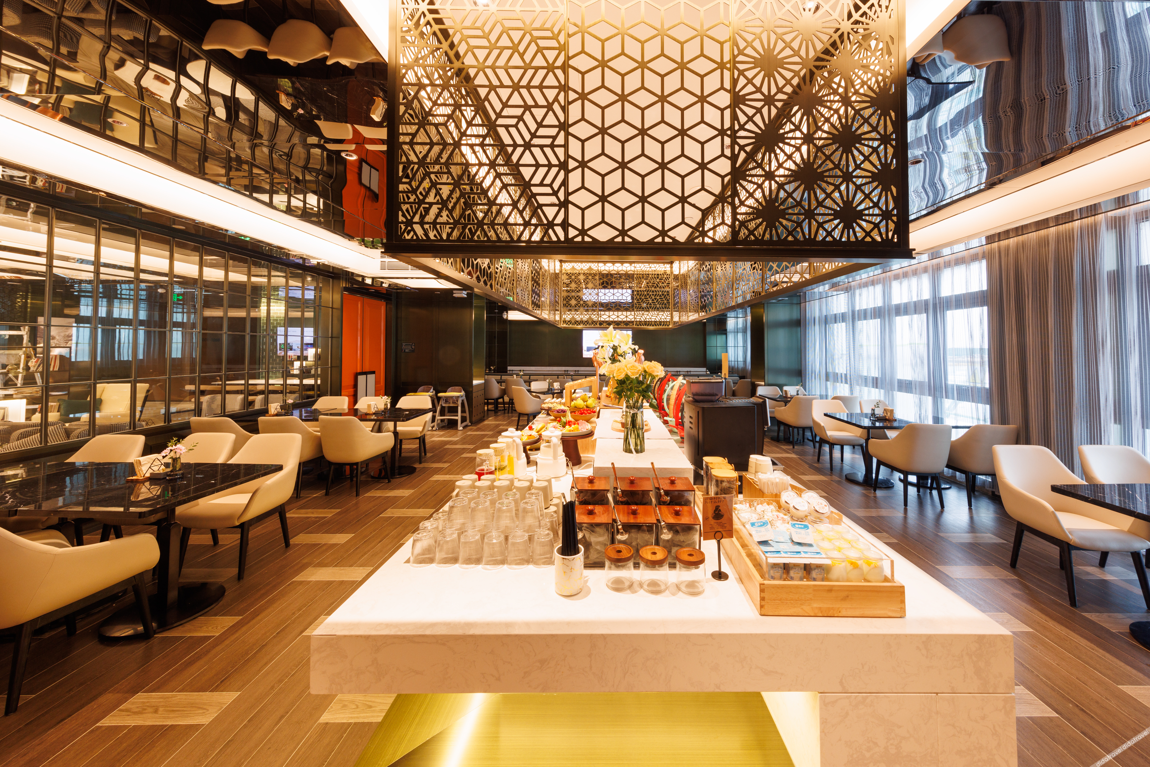 Atour Hotel Shenzhen Futian Huaqiangnorth Pedestrian Street 4*