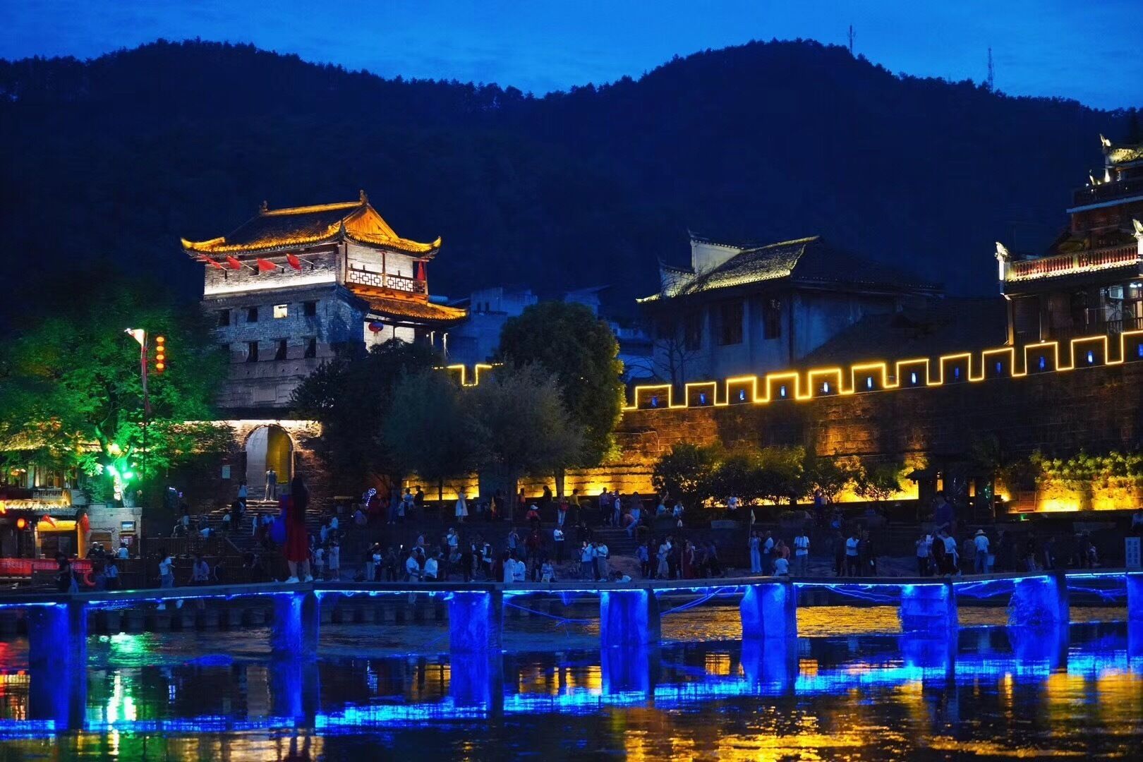 Phoenix No.8 · Secluded Xiangxi Villa Courtyard (Fenghuang Ancient Town Store) 3*
