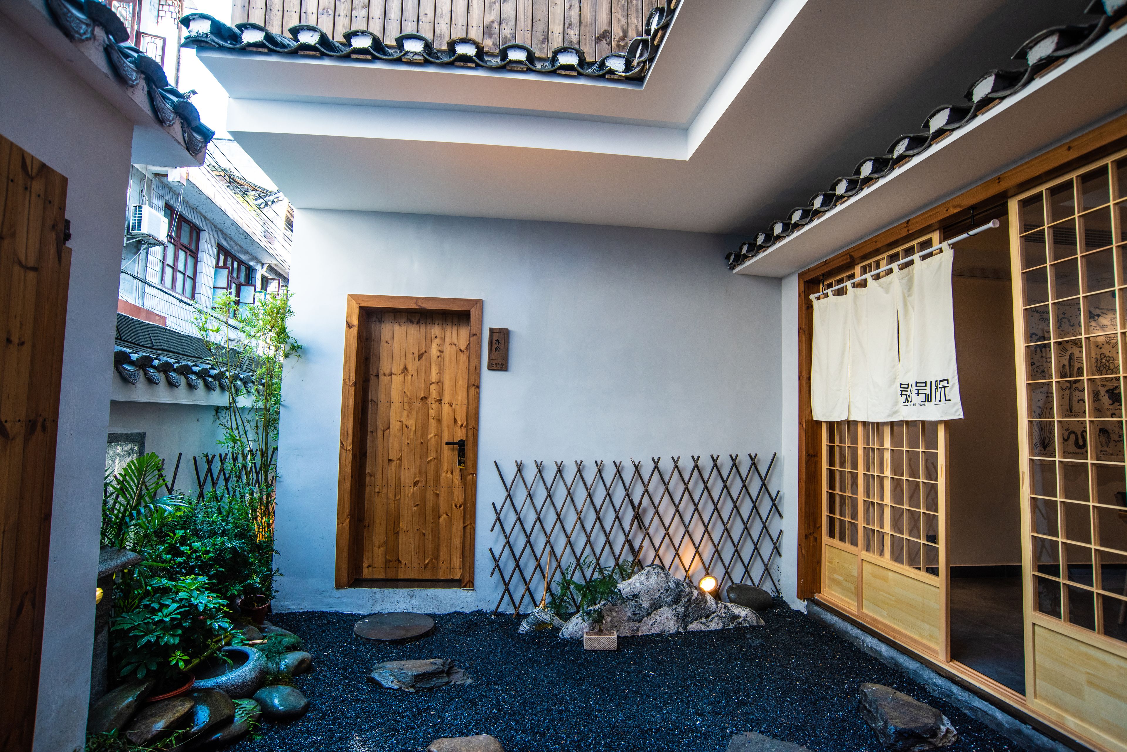 Phoenix No.8 · Secluded Xiangxi Villa Courtyard (Fenghuang Ancient Town Store) 3*