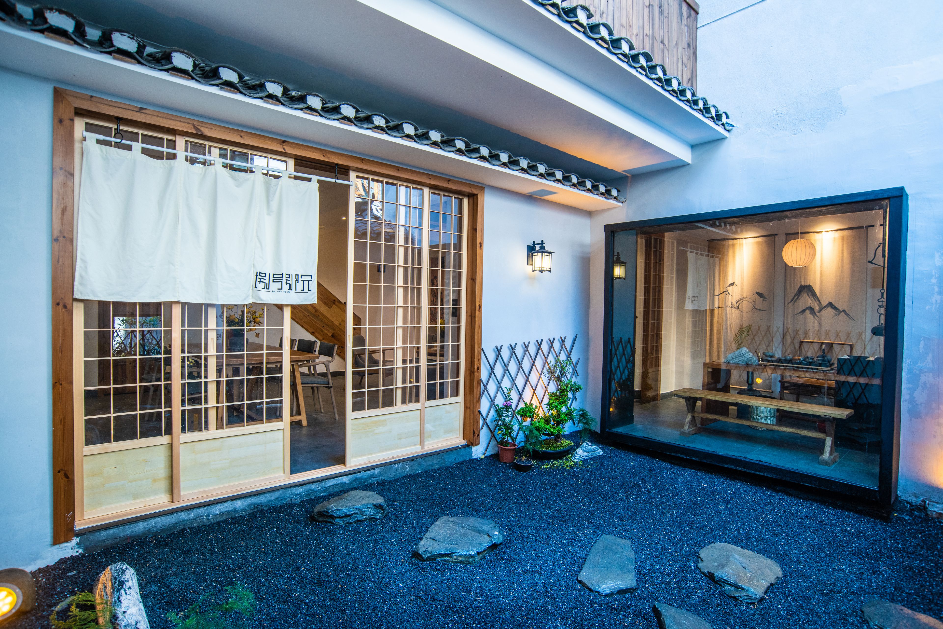 Phoenix No.8 · Secluded Xiangxi Villa Courtyard (Fenghuang Ancient Town Store) 3*