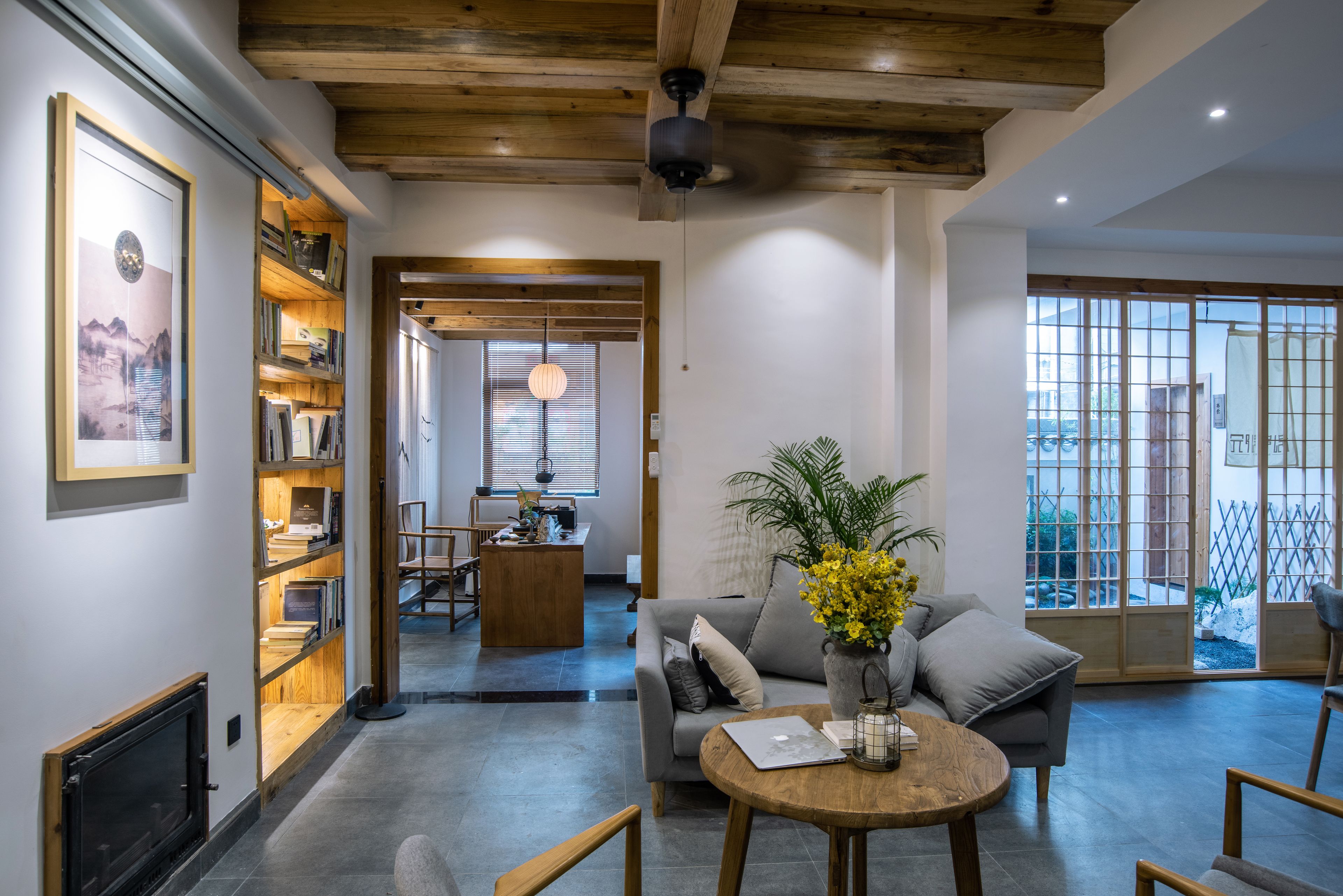 Phoenix No.8 · Secluded Xiangxi Villa Courtyard (Fenghuang Ancient Town Store) 3*