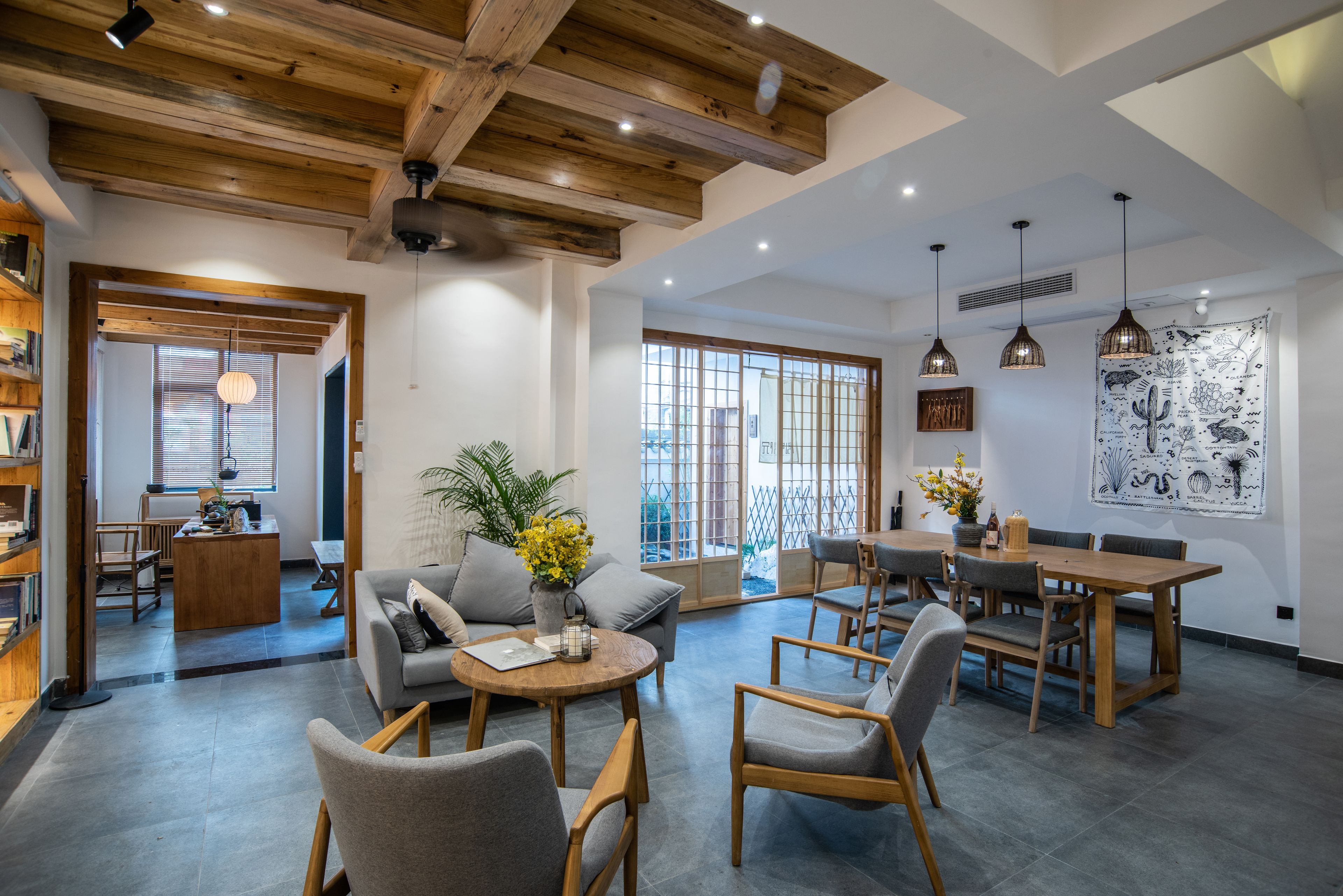 Phoenix No.8 · Secluded Xiangxi Villa Courtyard (Fenghuang Ancient Town Store) 3*