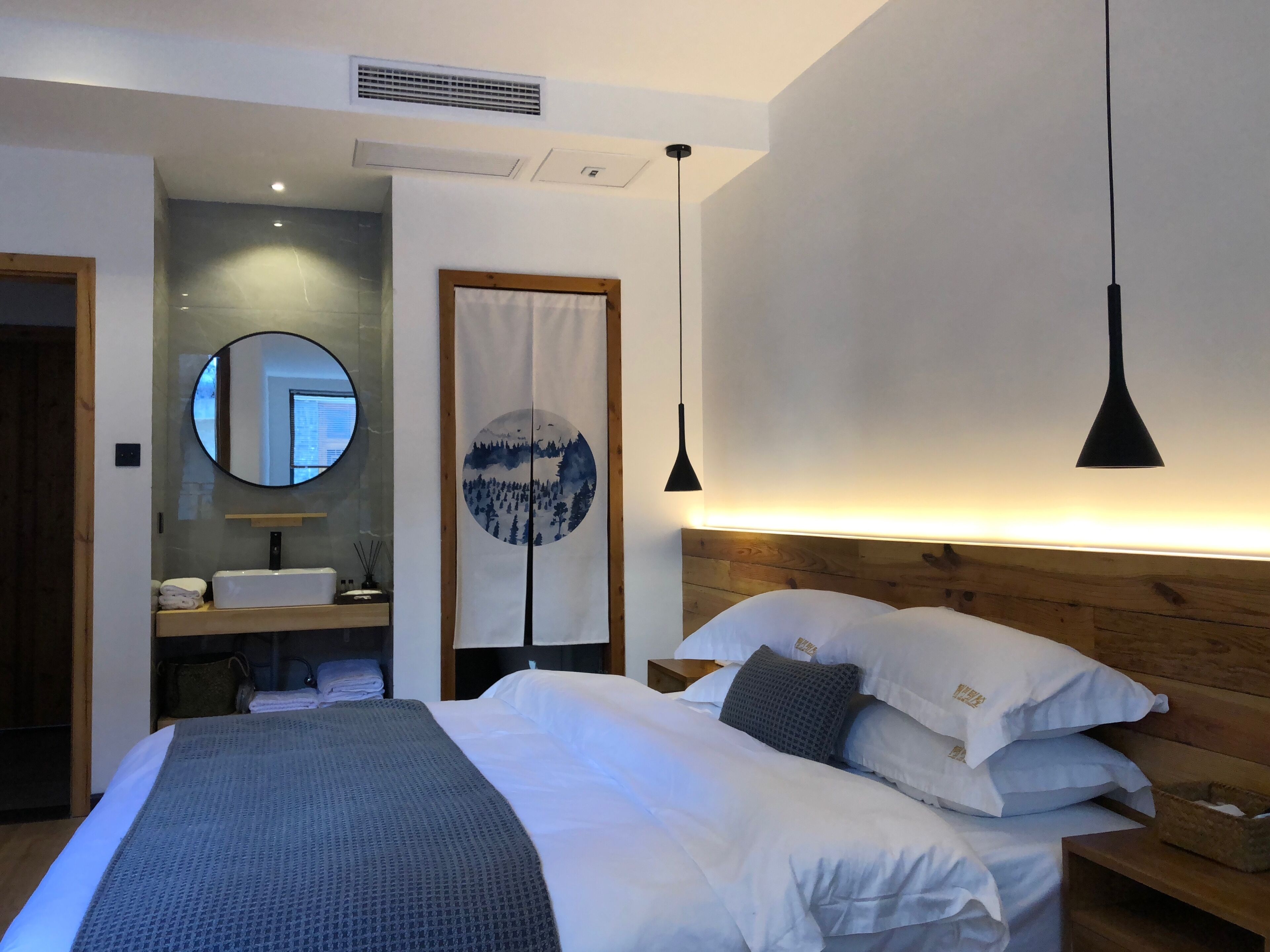 Phoenix No.8 · Secluded Xiangxi Villa Courtyard (Fenghuang Ancient Town Store) 3*
