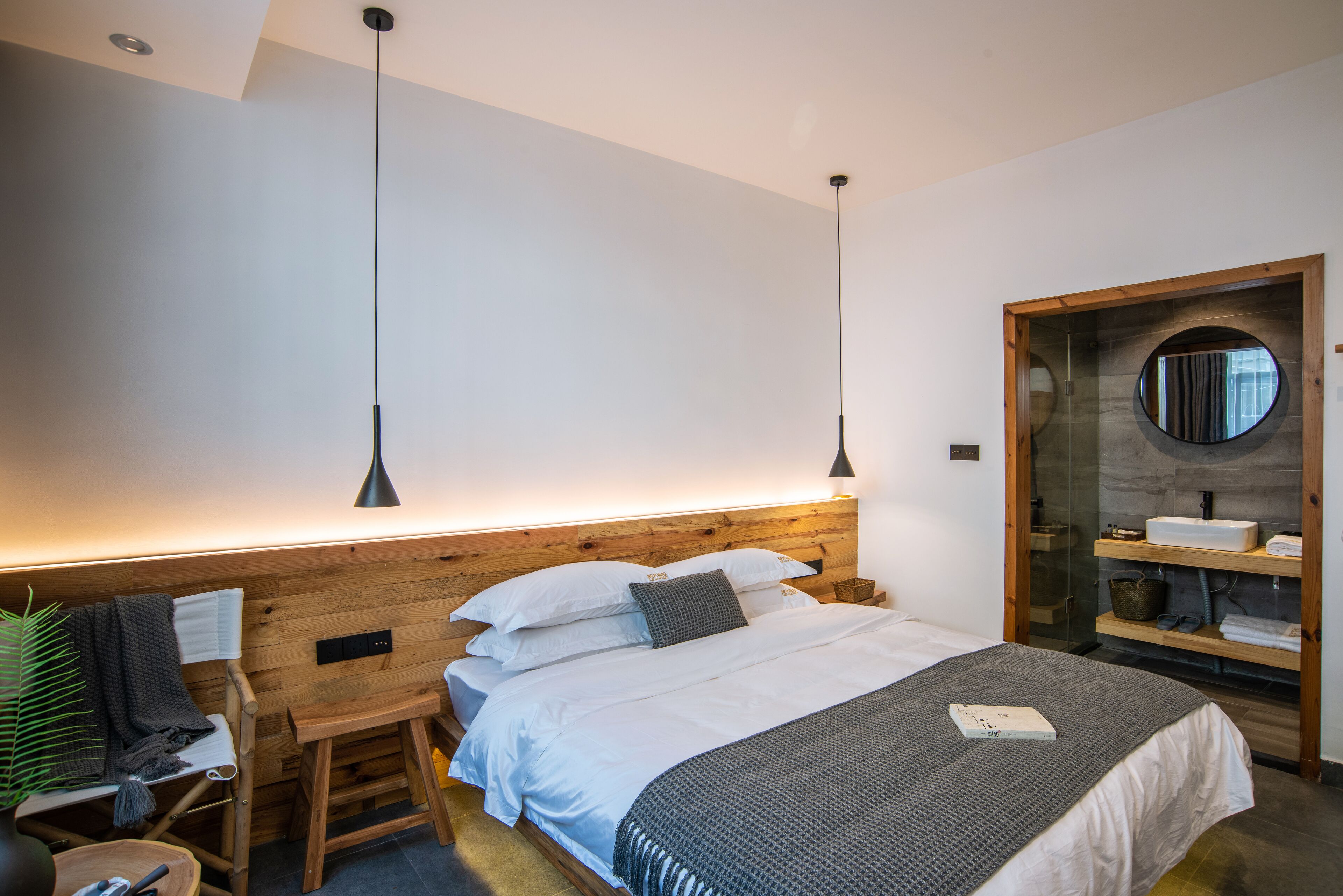 Phoenix No.8 · Secluded Xiangxi Villa Courtyard (Fenghuang Ancient Town Store) 3*