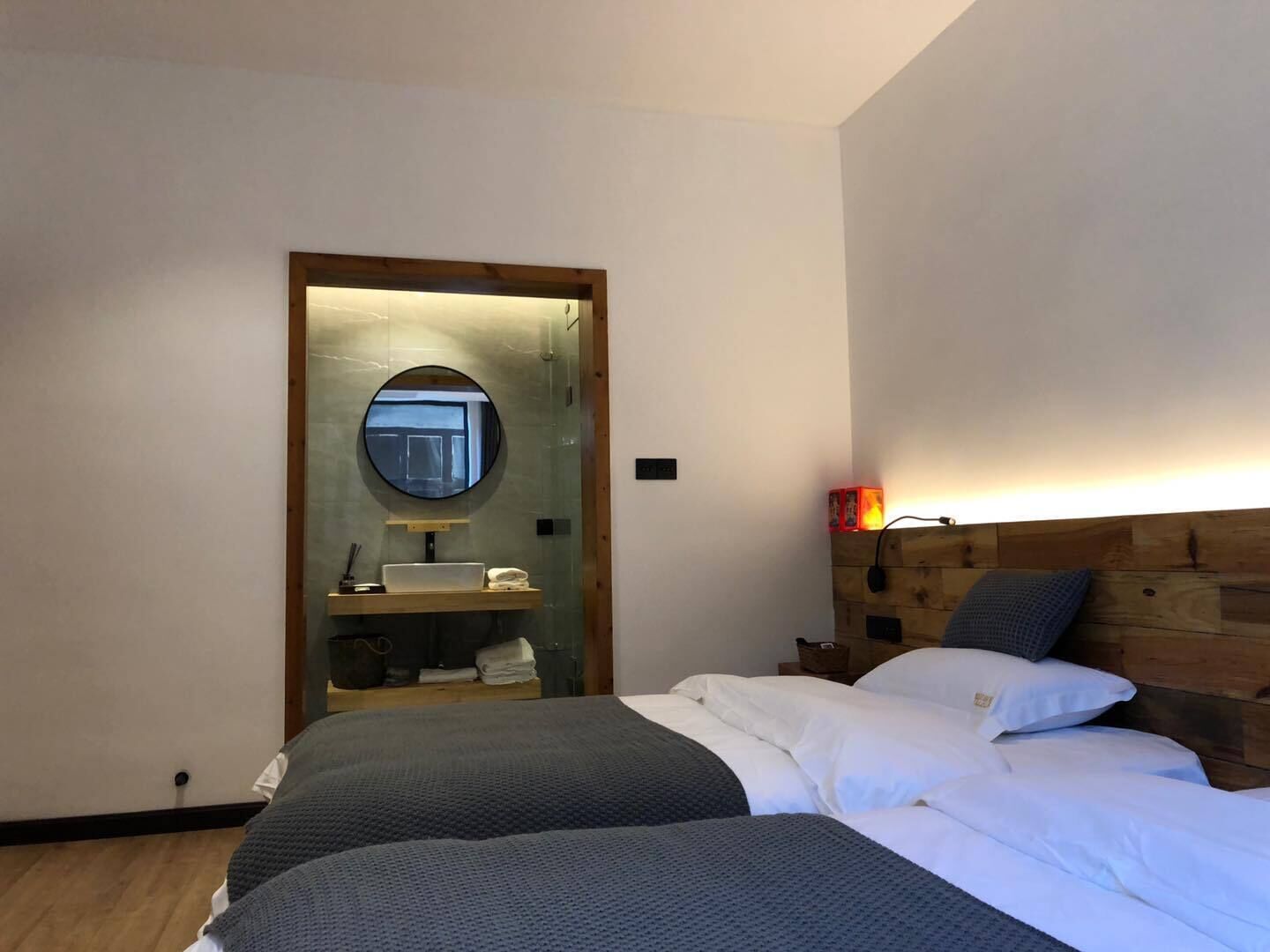 Phoenix No.8 · Secluded Xiangxi Villa Courtyard (Fenghuang Ancient Town Store) 3*